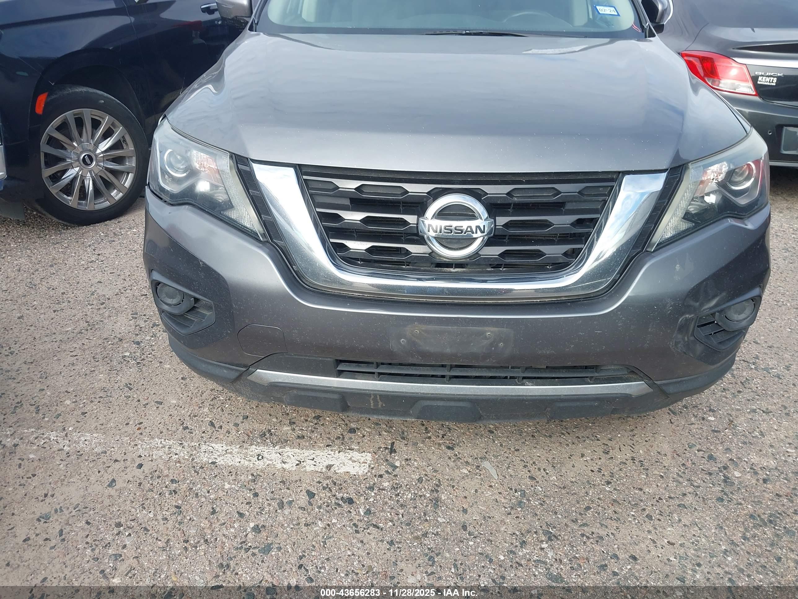 NISSAN PATHFINDER image 6