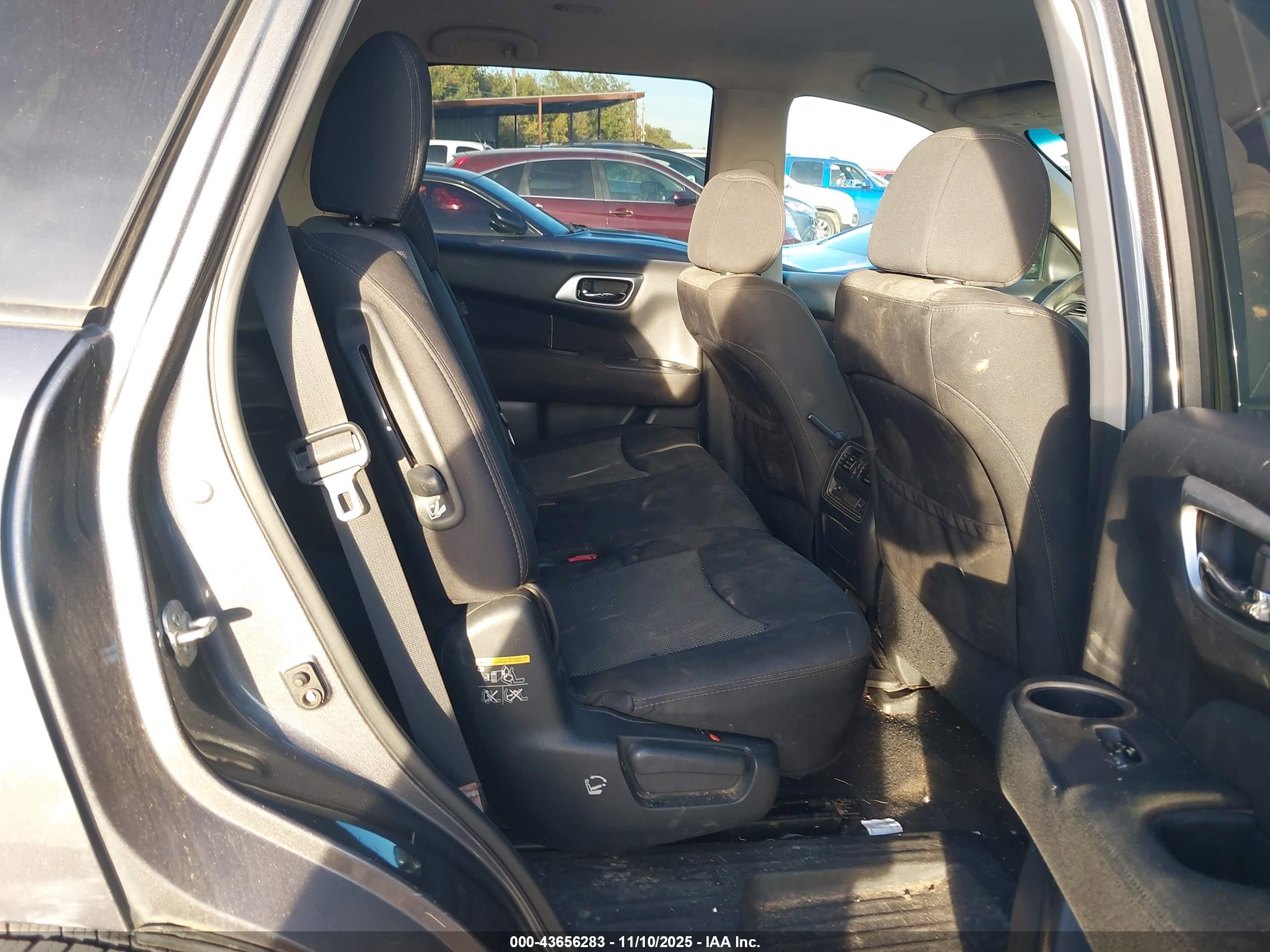 NISSAN PATHFINDER image 8