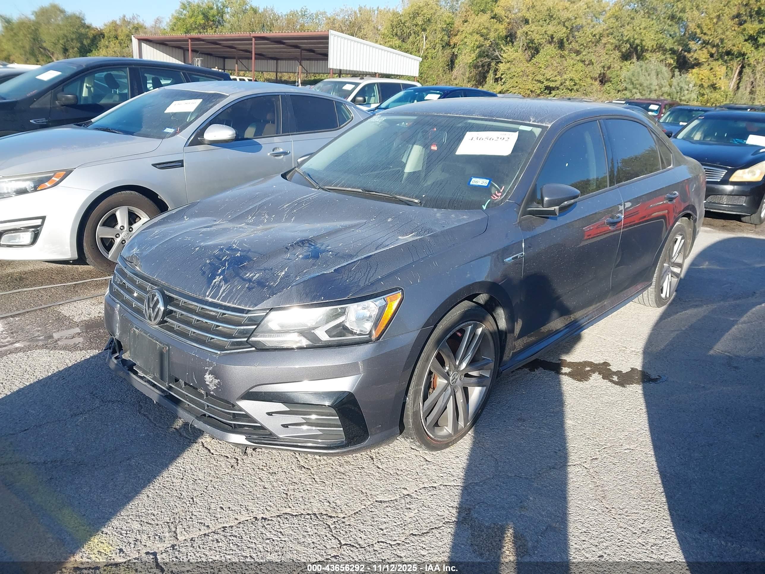 VOLKSWAGEN PASSAT image 2