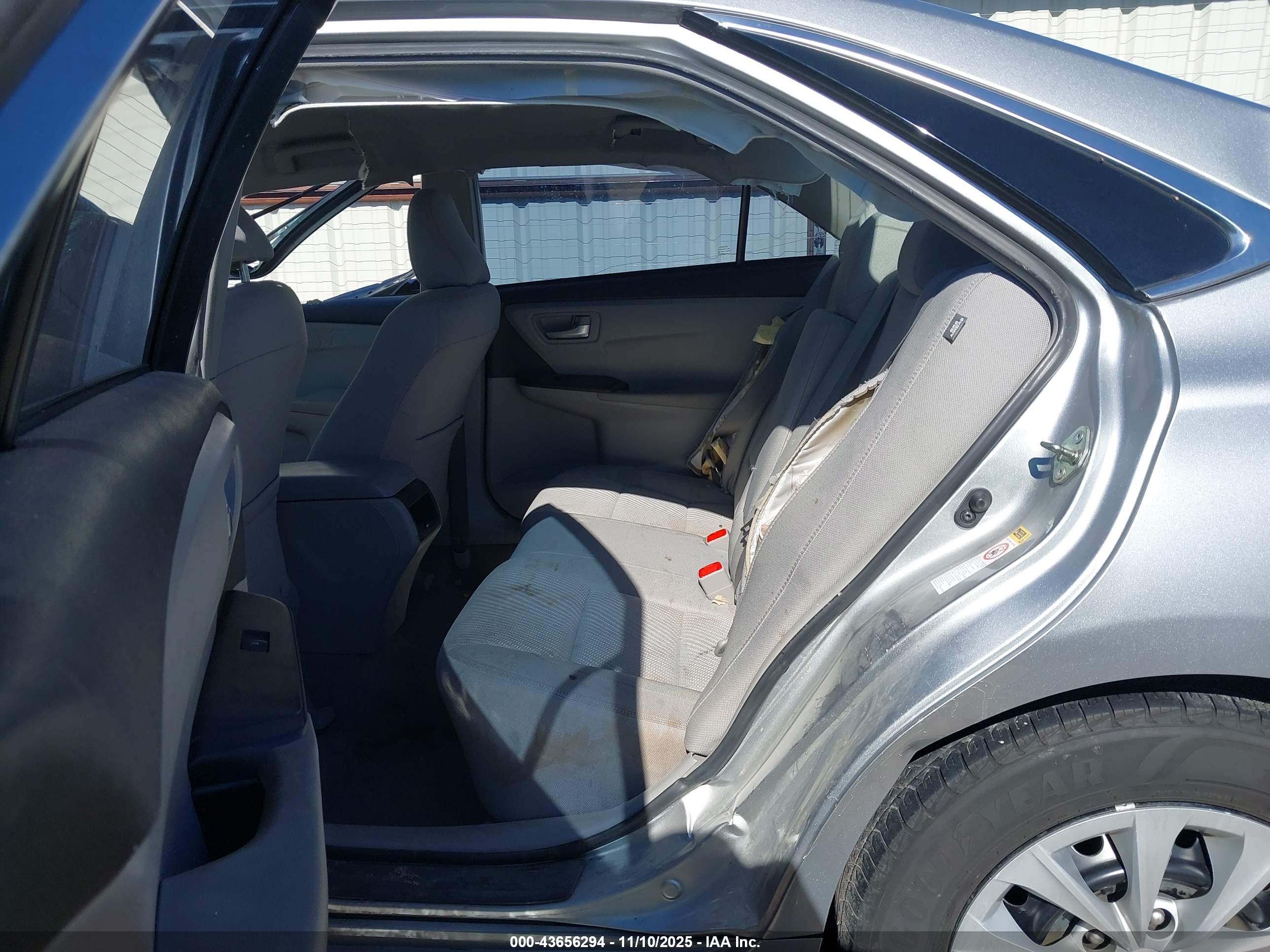 TOYOTA CAMRY image 8