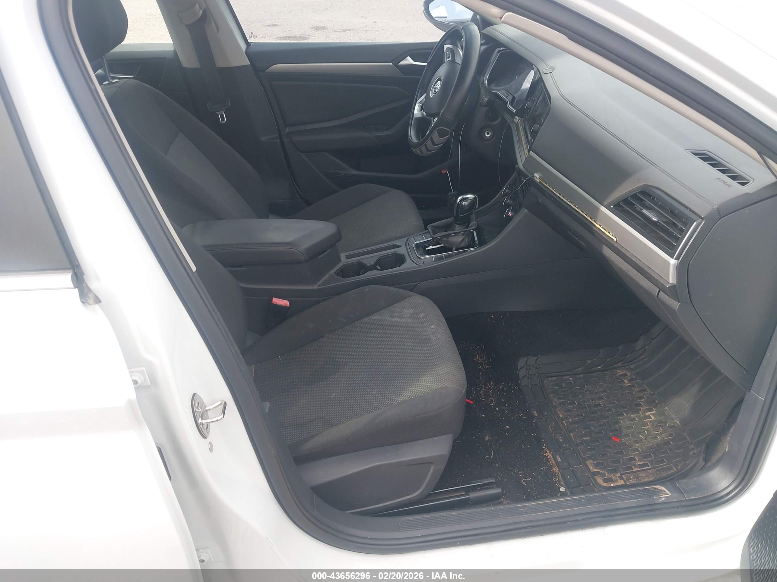 VOLKSWAGEN JETTA image 5