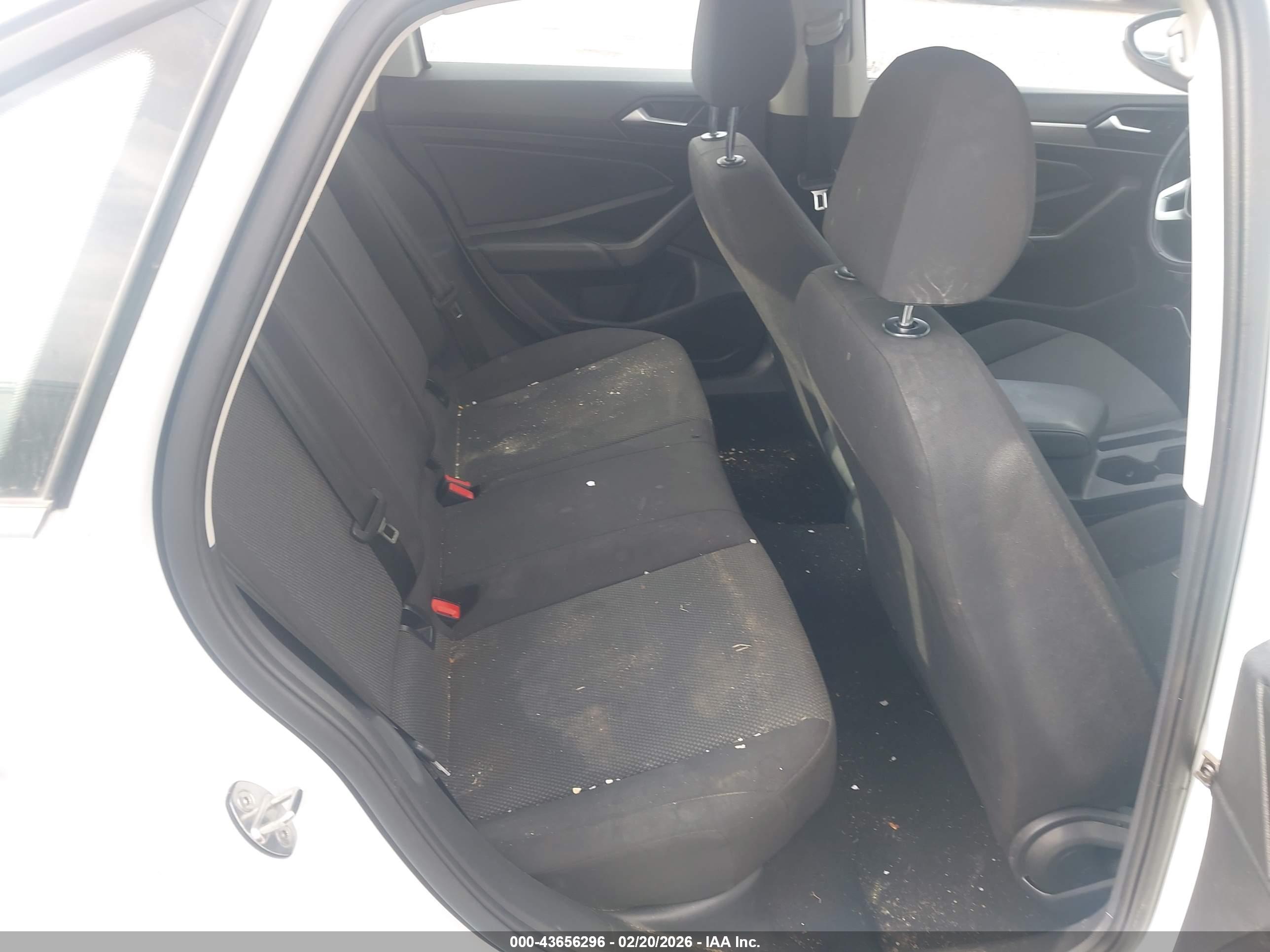 VOLKSWAGEN JETTA image 8