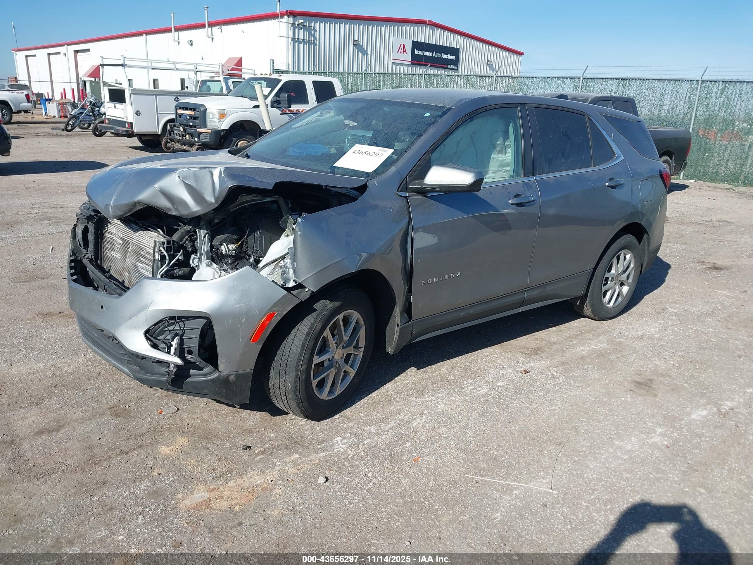 CHEVROLET EQUINOX image 2