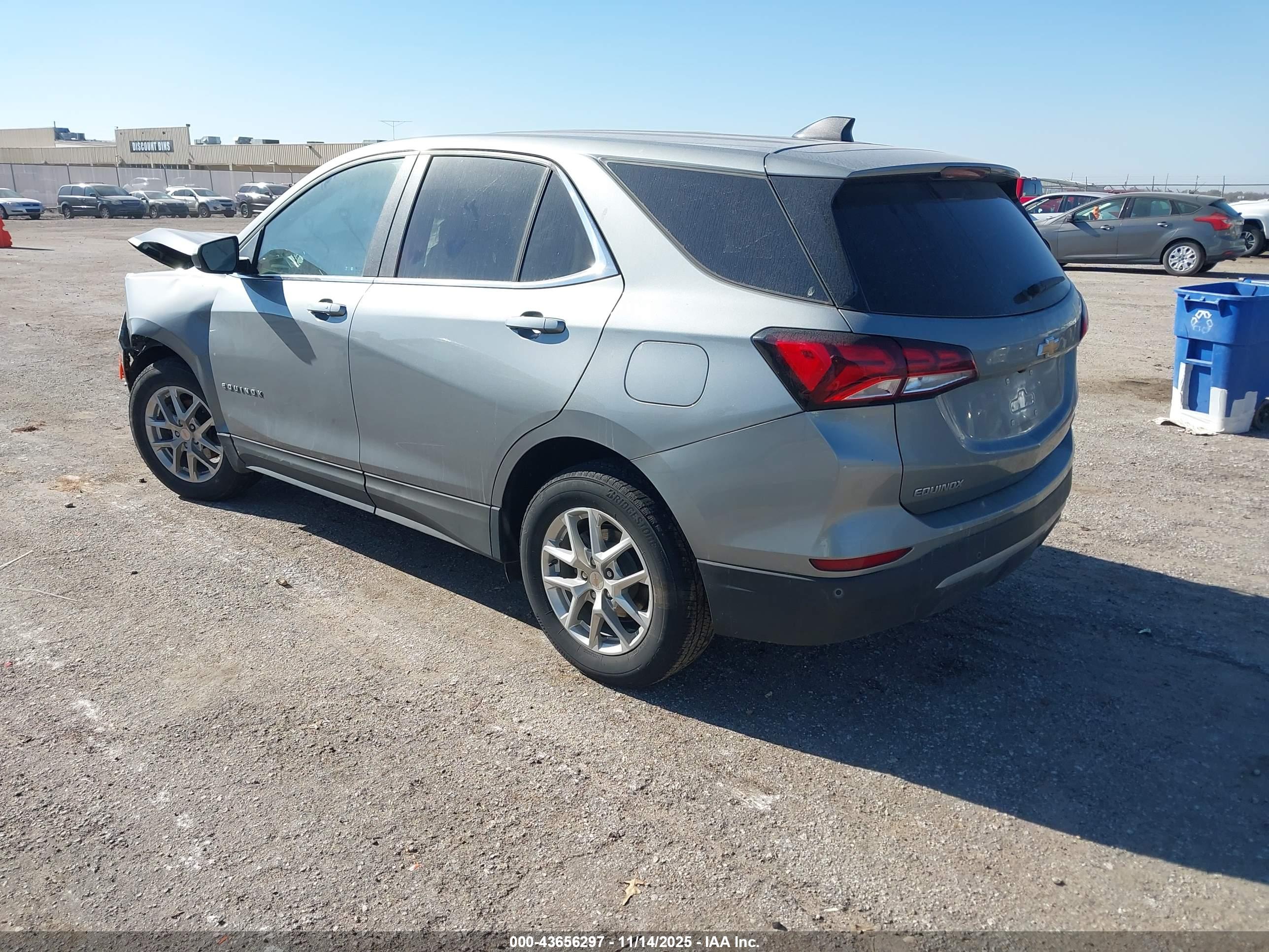 CHEVROLET EQUINOX image 3