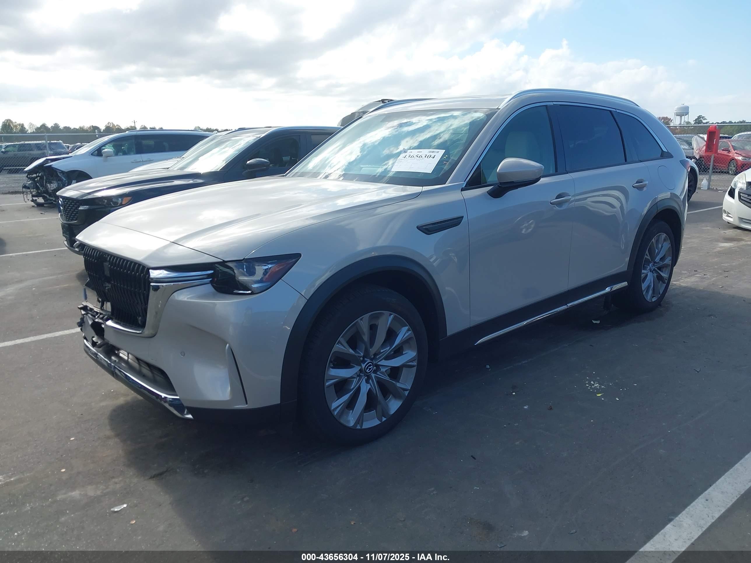 MAZDA CX-90 image 2