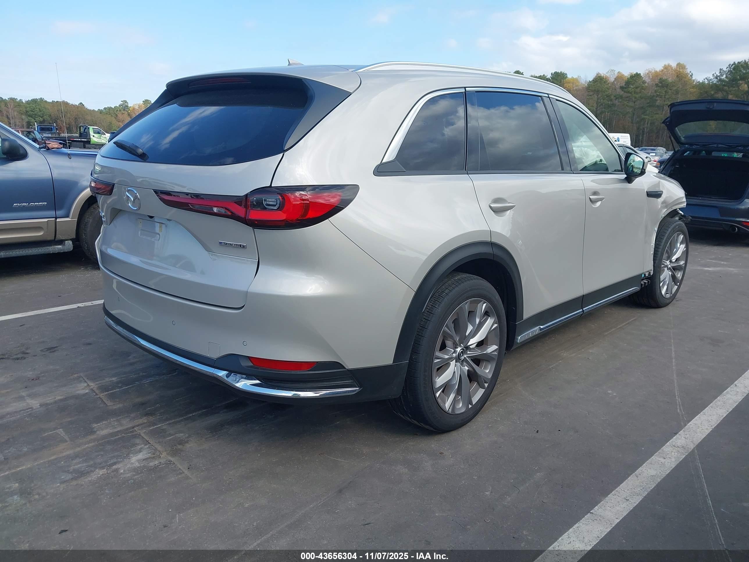 MAZDA CX-90 image 4