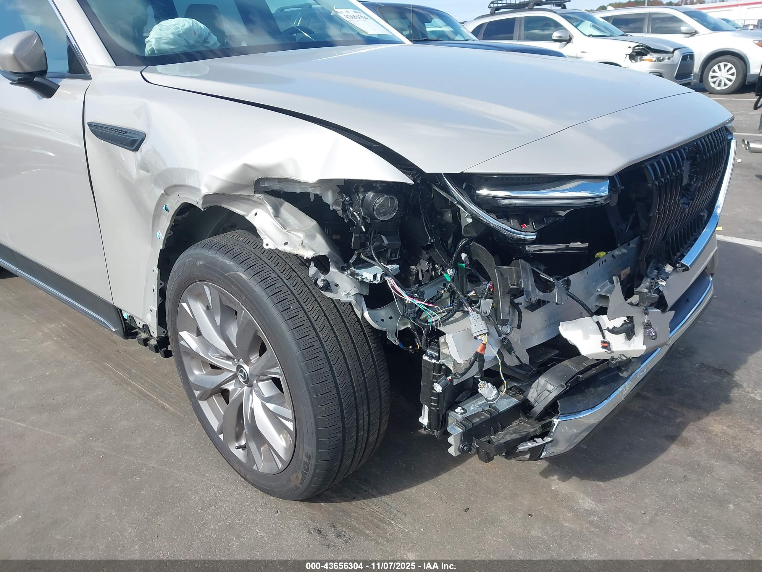 MAZDA CX-90 image 6