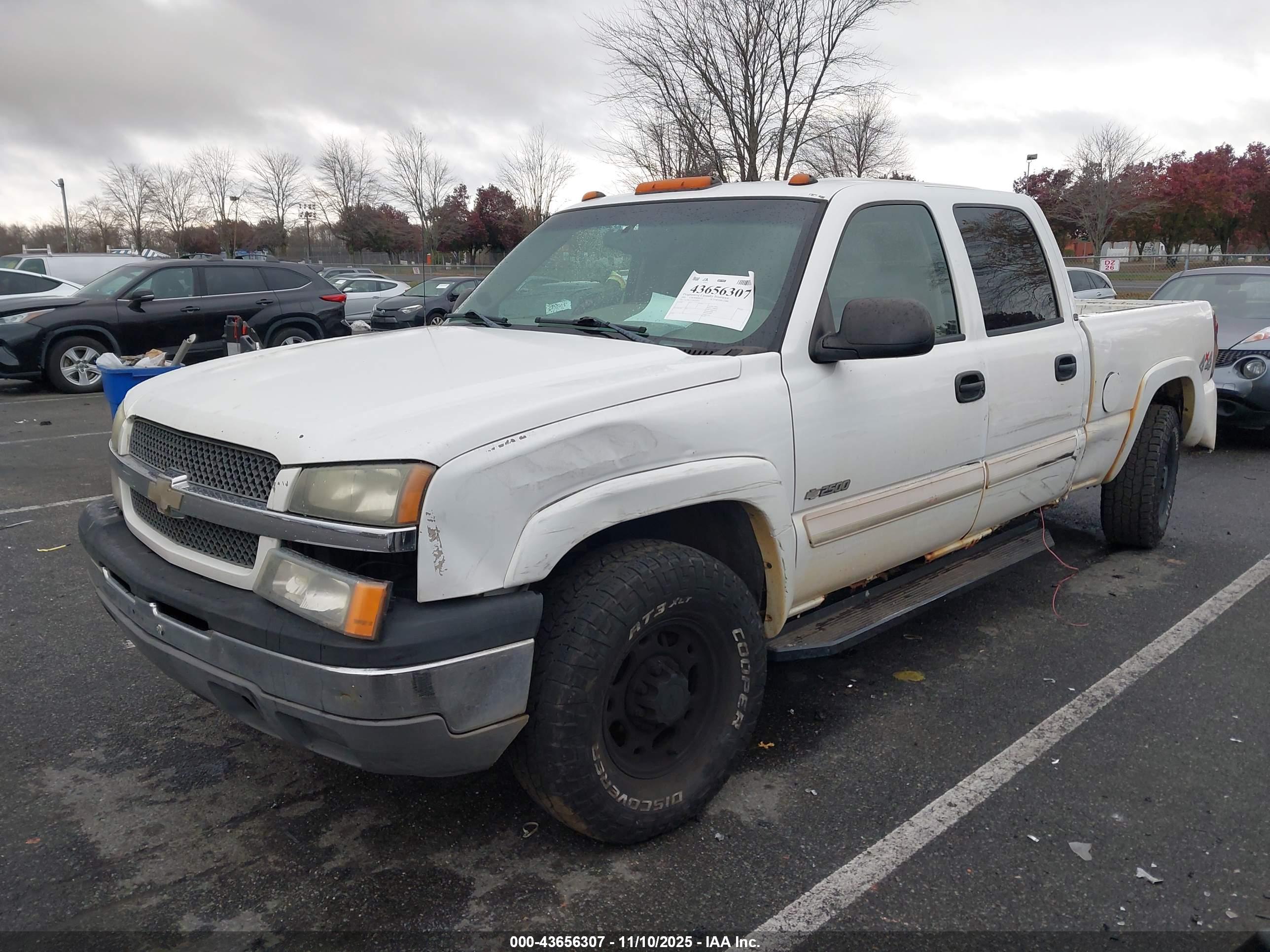 CHEVROLET SILVERADO image 6