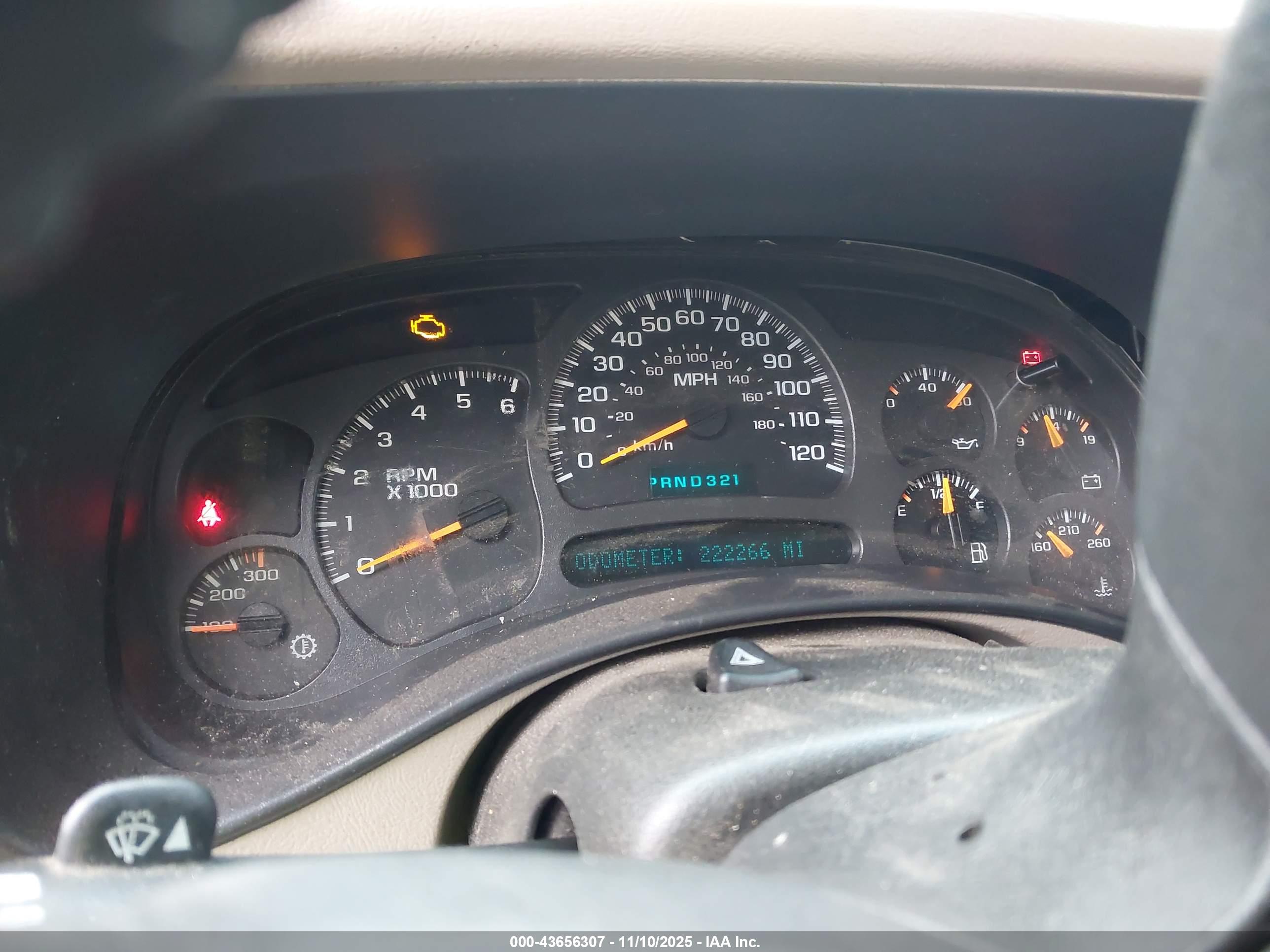 CHEVROLET SILVERADO image 7