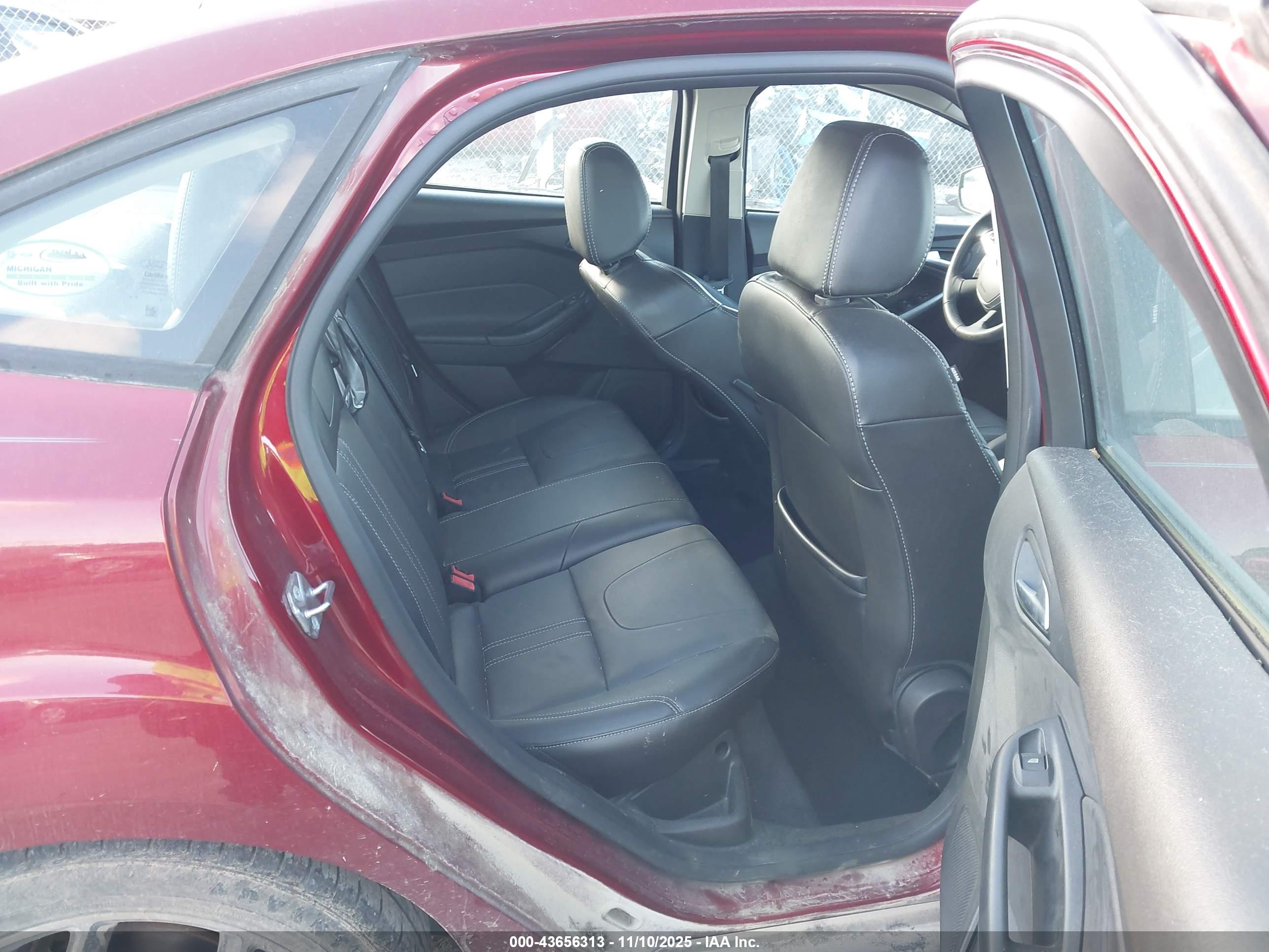 FORD FOCUS image 8