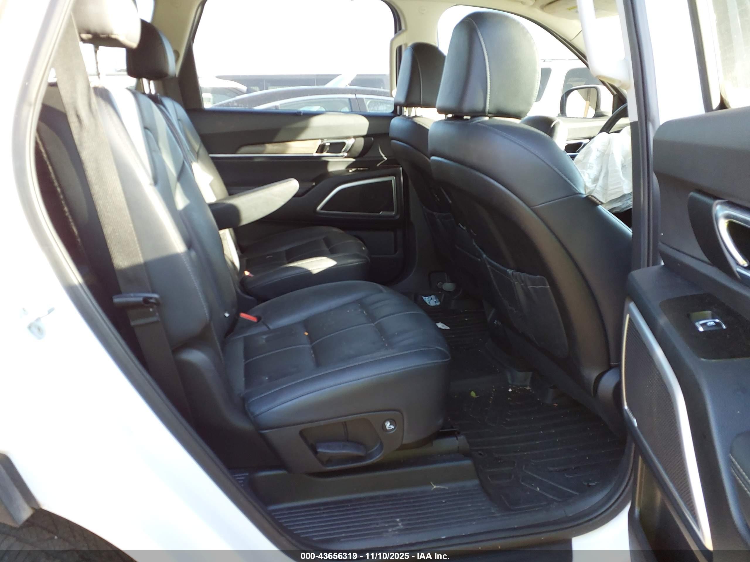 KIA TELLURIDE image 8