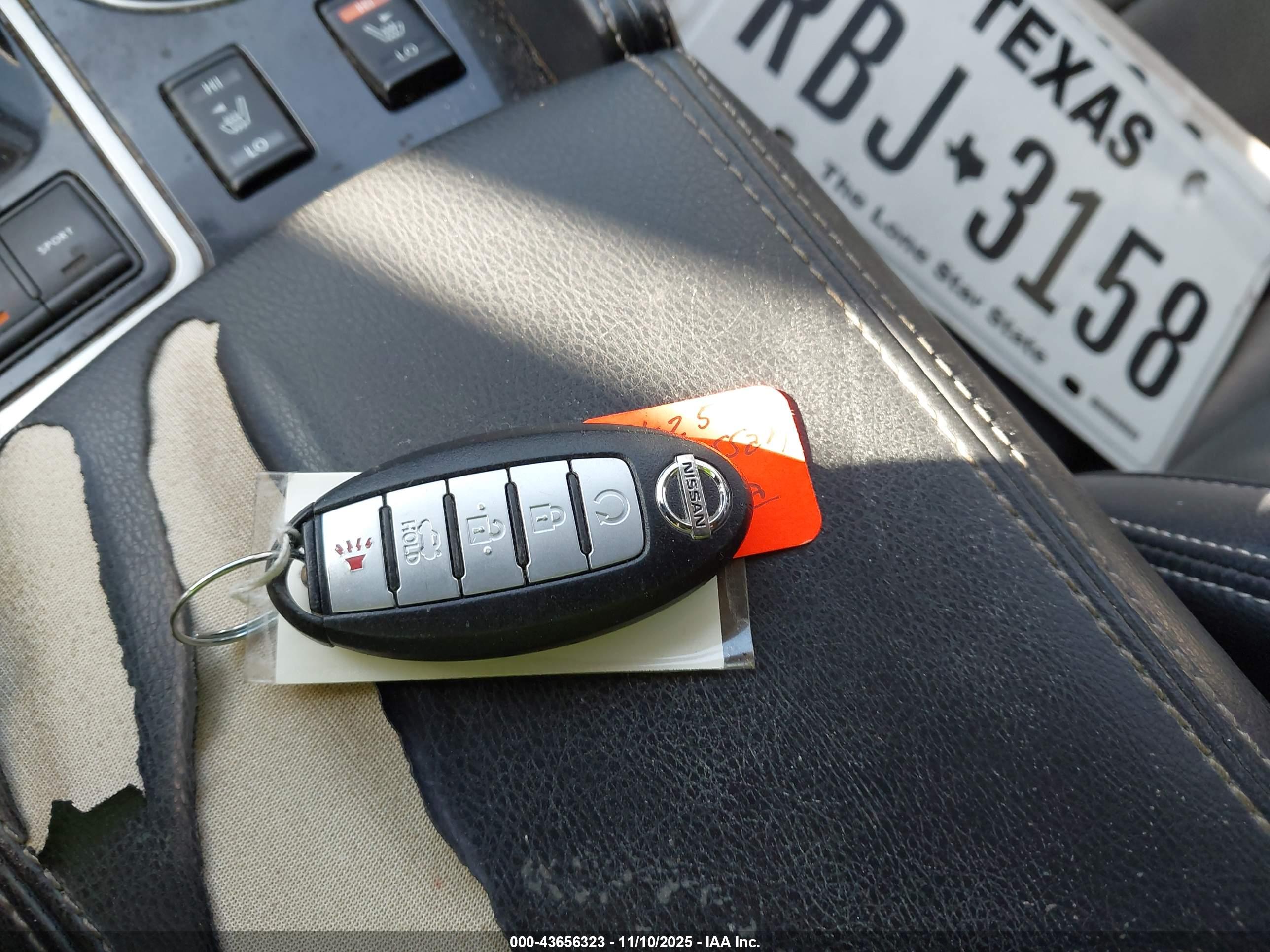 NISSAN MAXIMA image 11