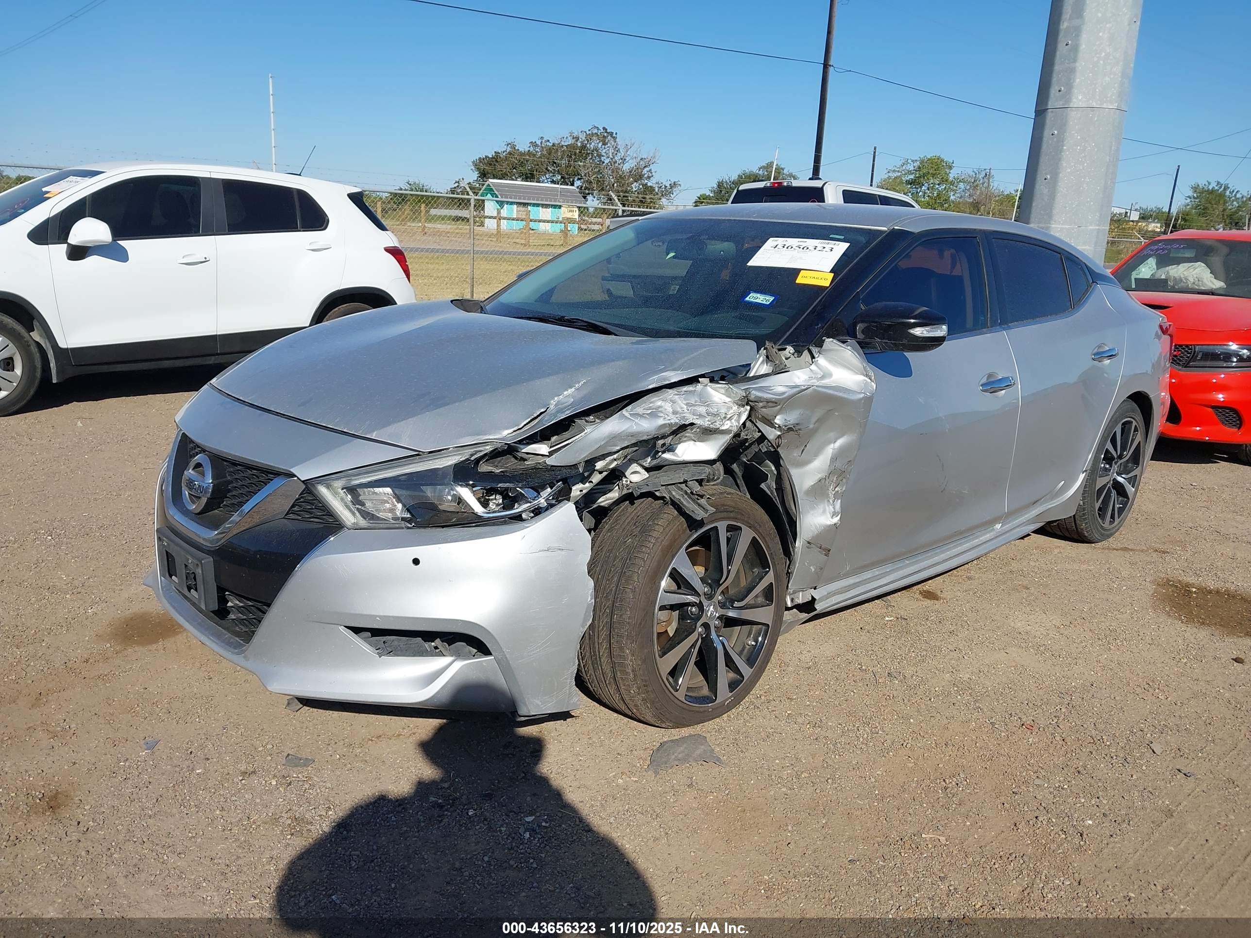 NISSAN MAXIMA image 2