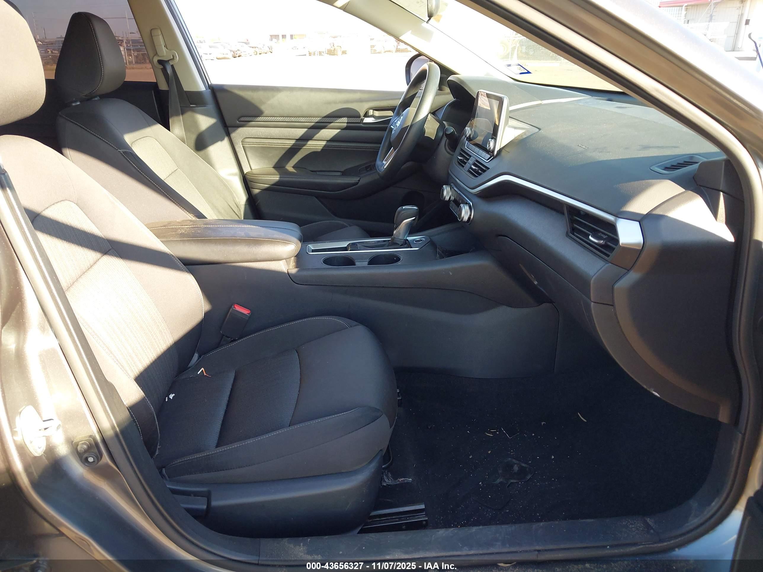 NISSAN ALTIMA image 5