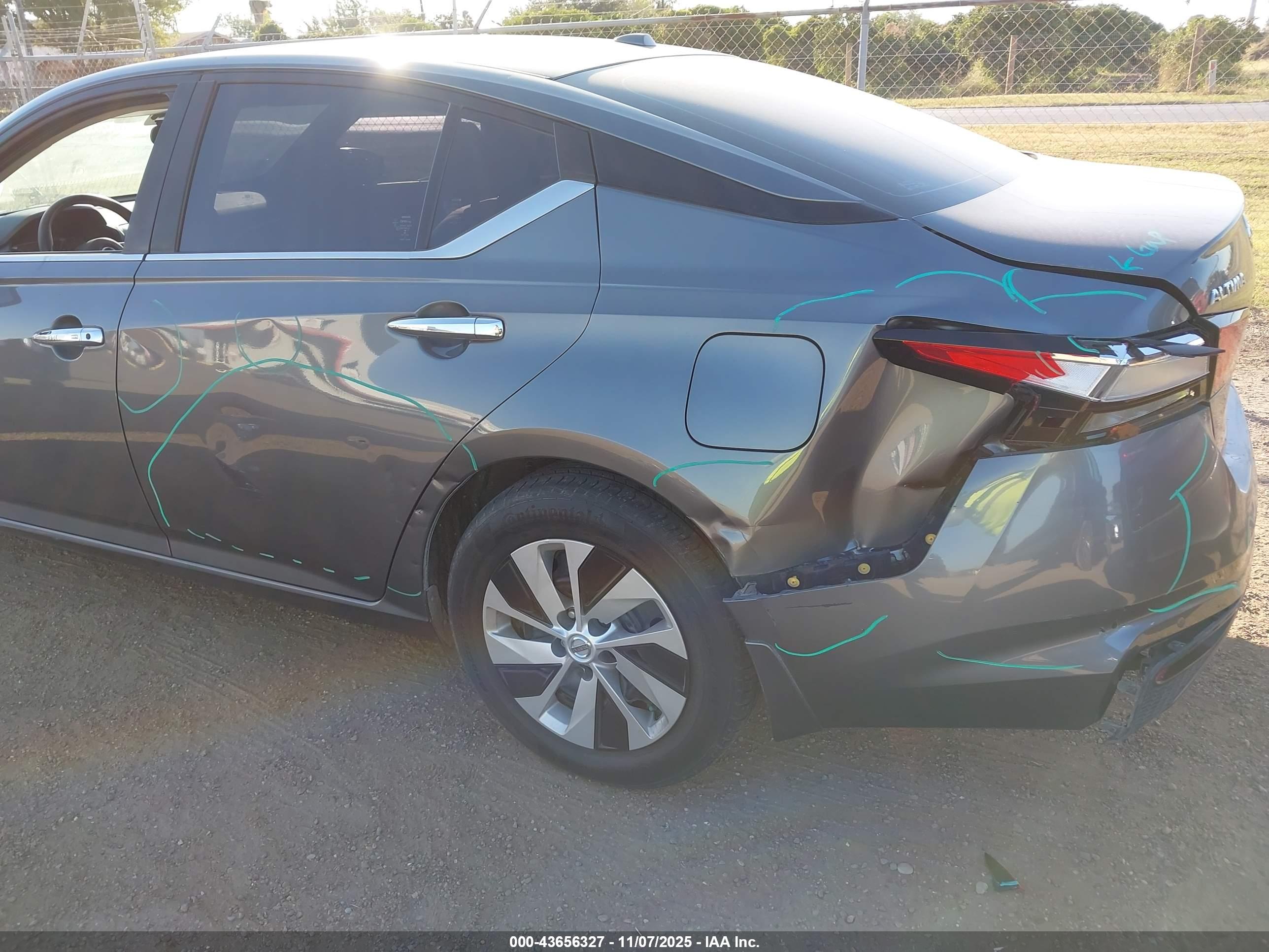 NISSAN ALTIMA image 6