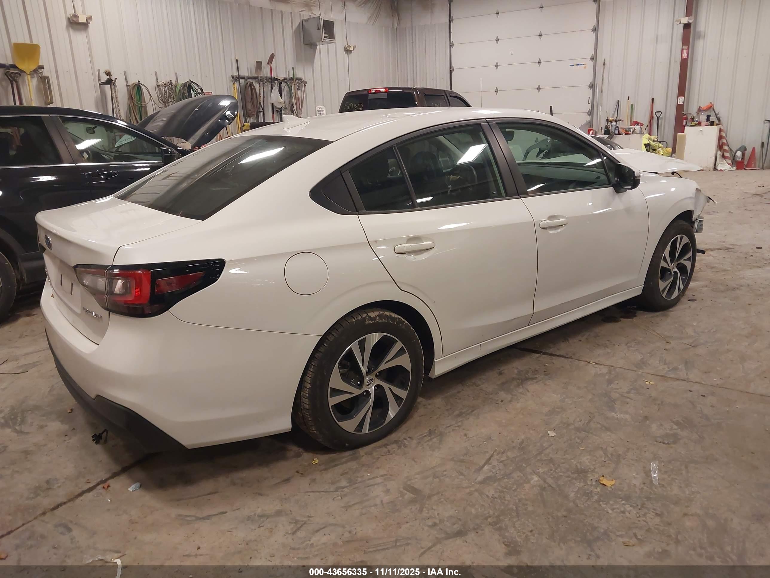 SUBARU LEGACY image 4