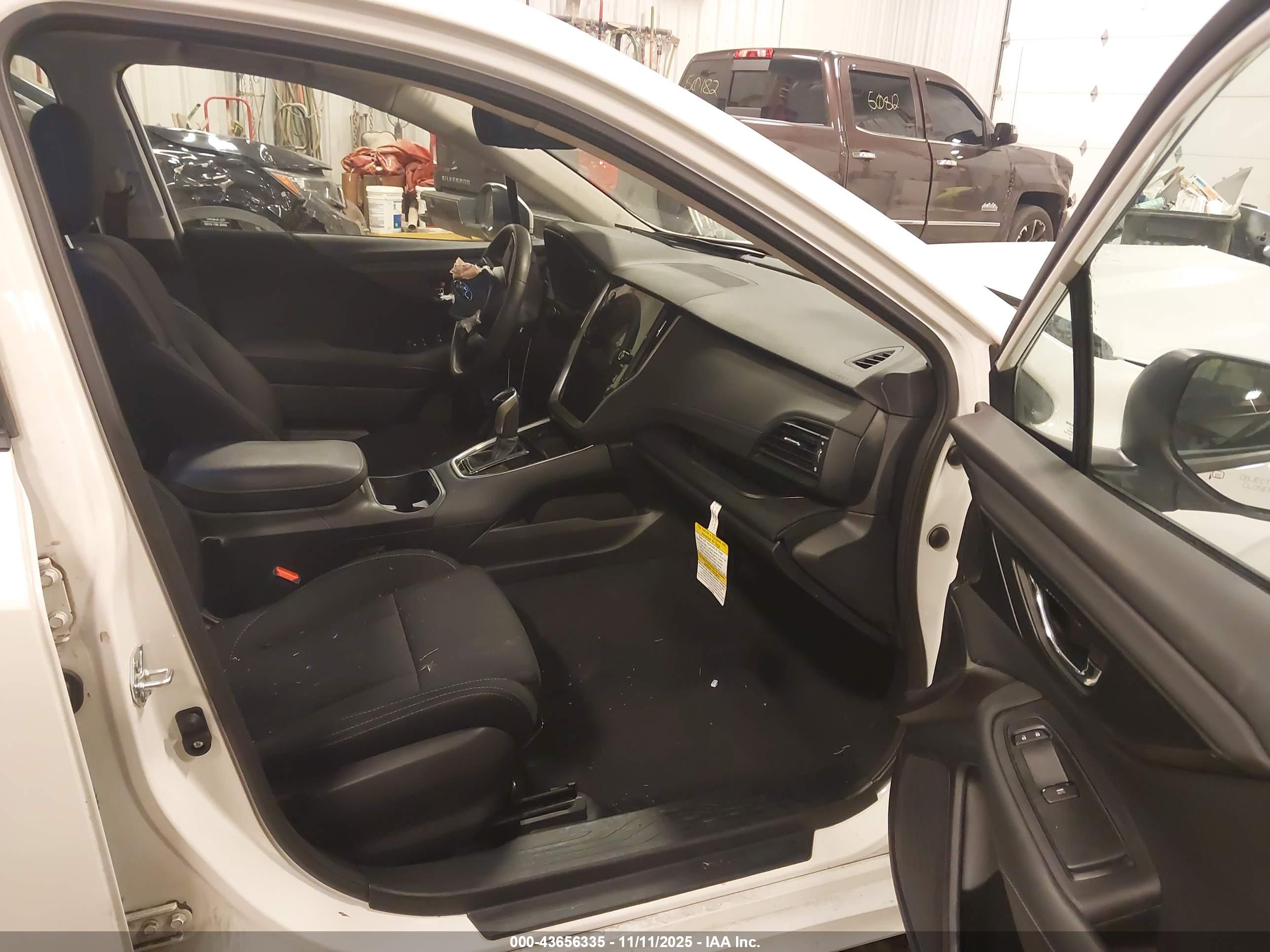 SUBARU LEGACY image 5