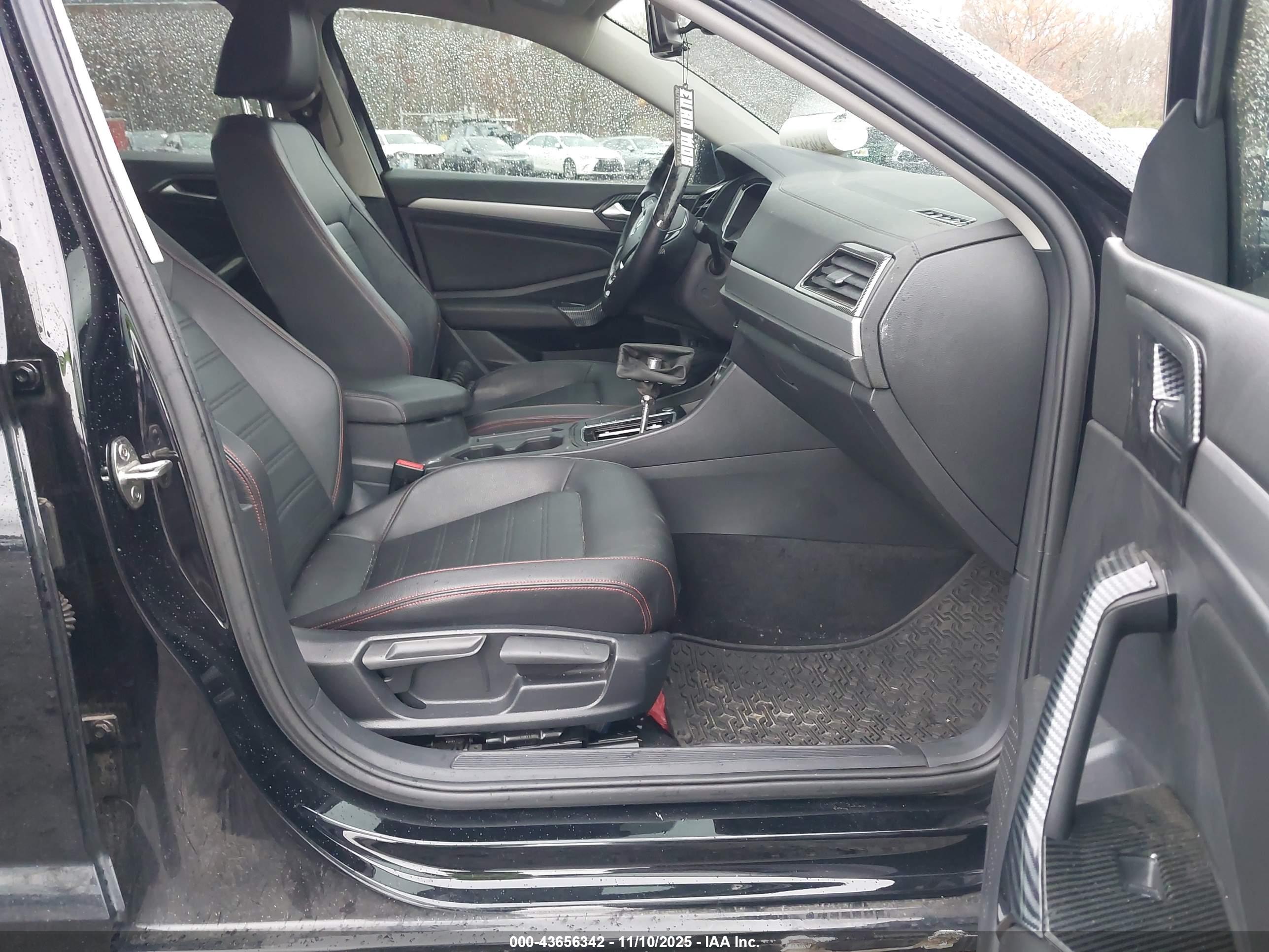 VOLKSWAGEN JETTA image 5
