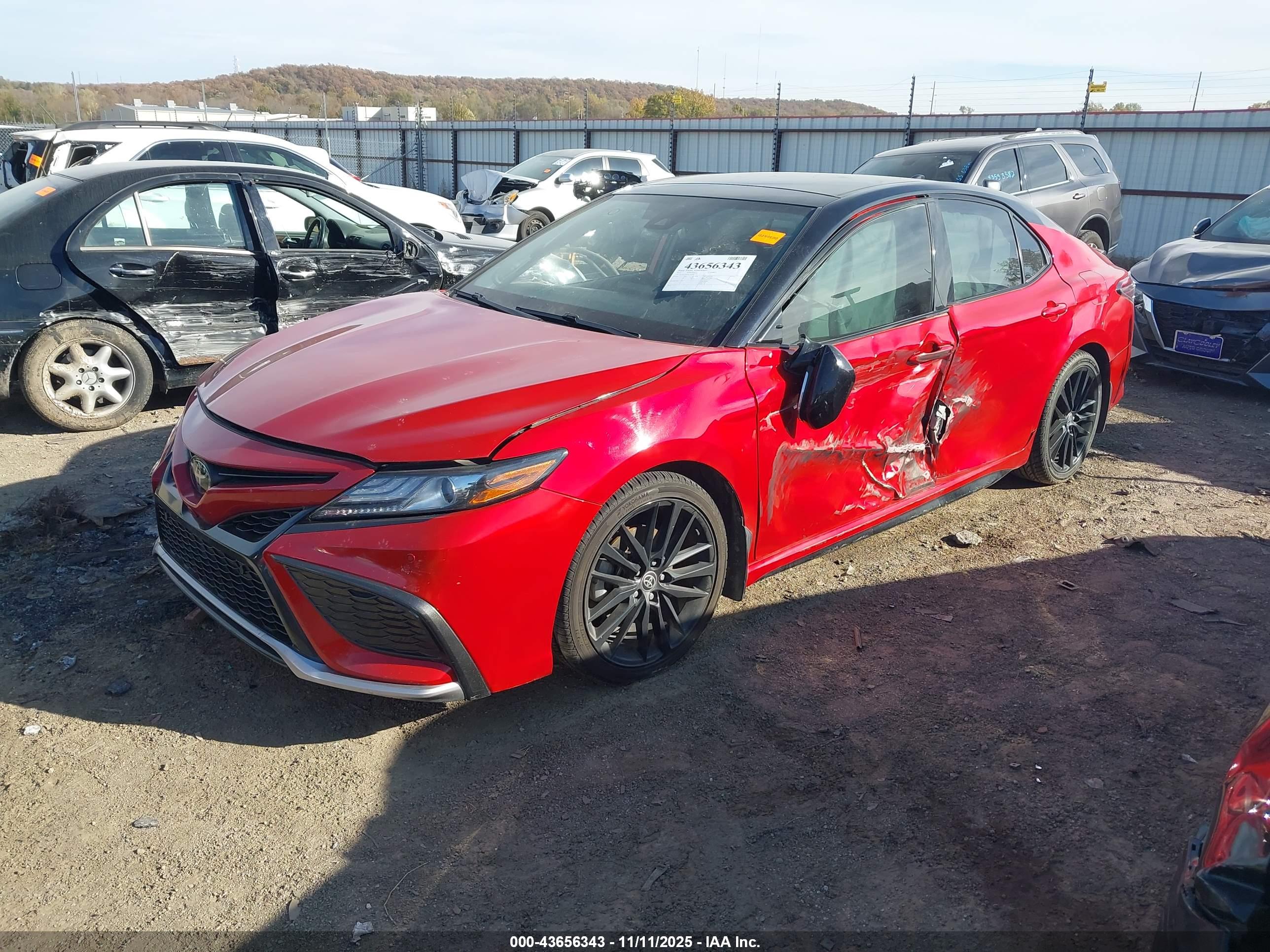 TOYOTA CAMRY image 2