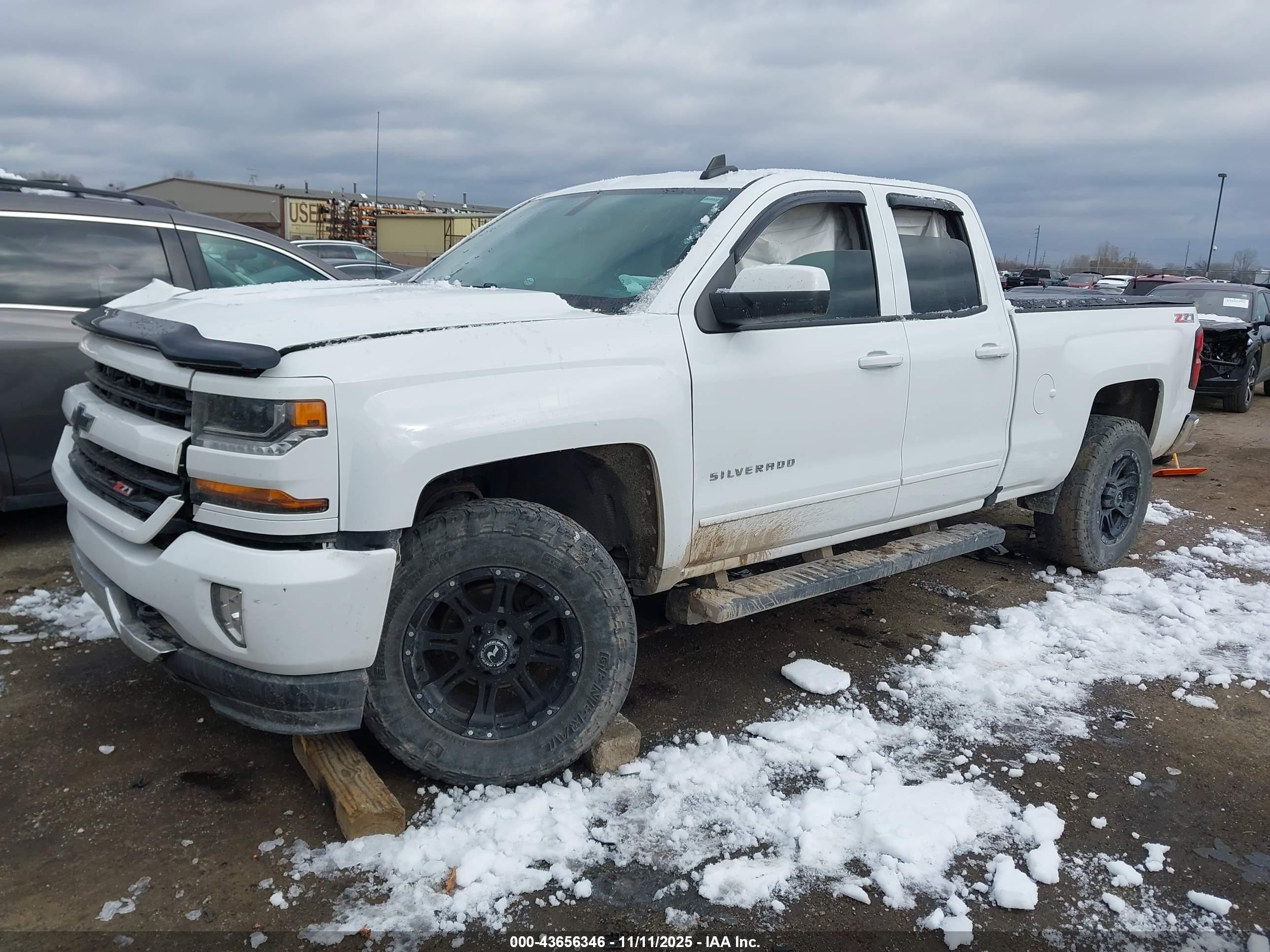 CHEVROLET SILVERADO image 2