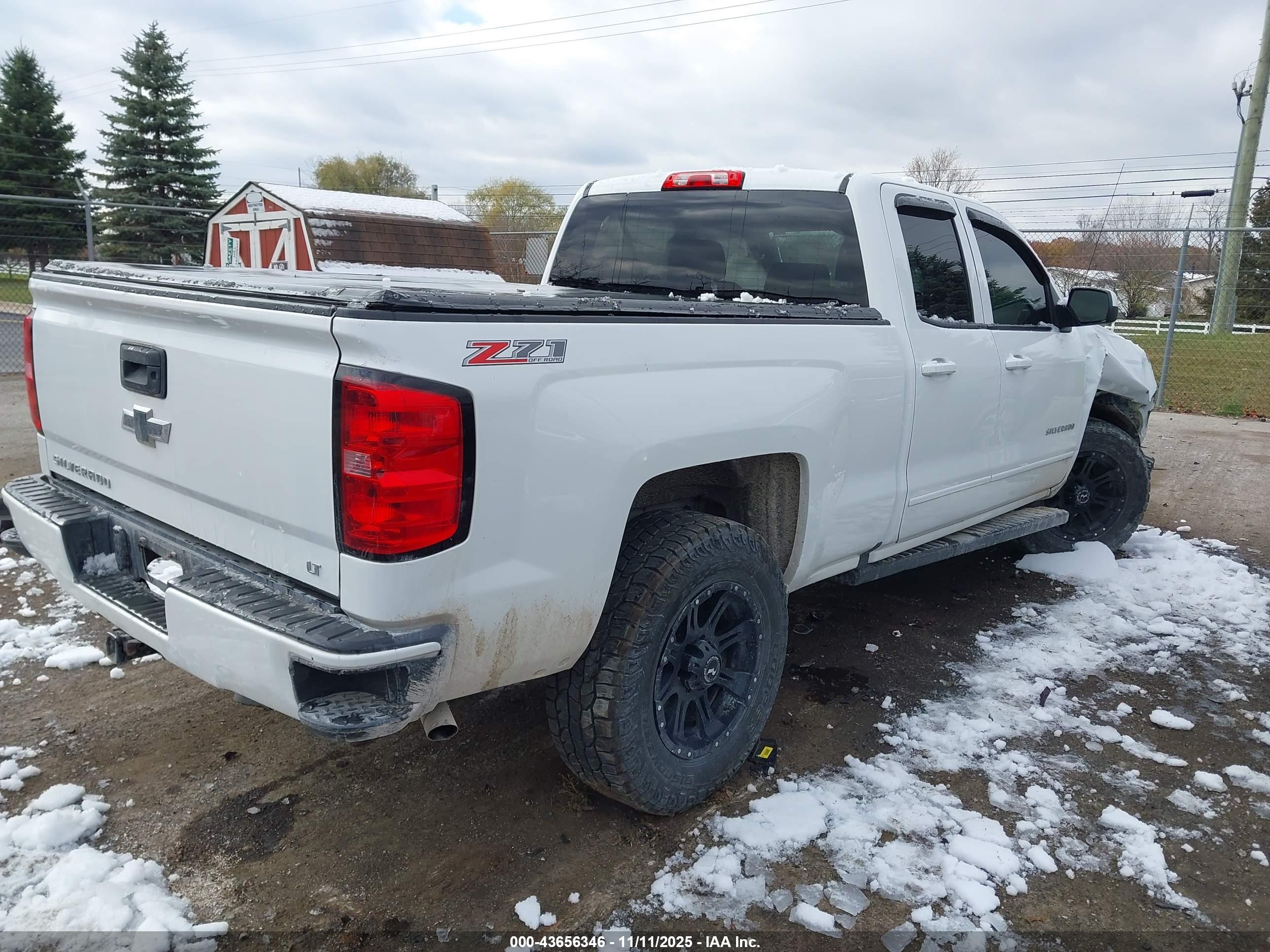 CHEVROLET SILVERADO image 4