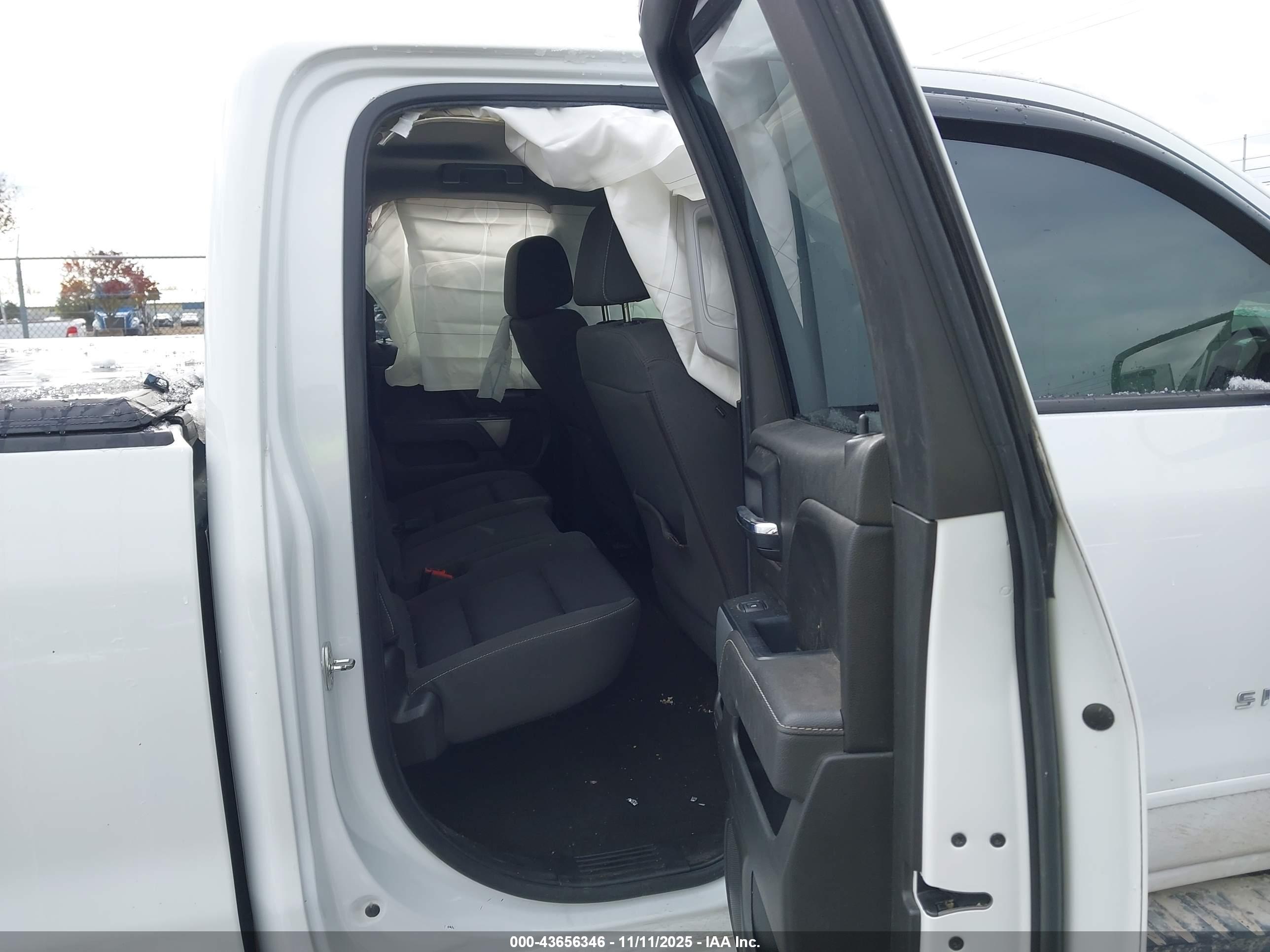 CHEVROLET SILVERADO image 8