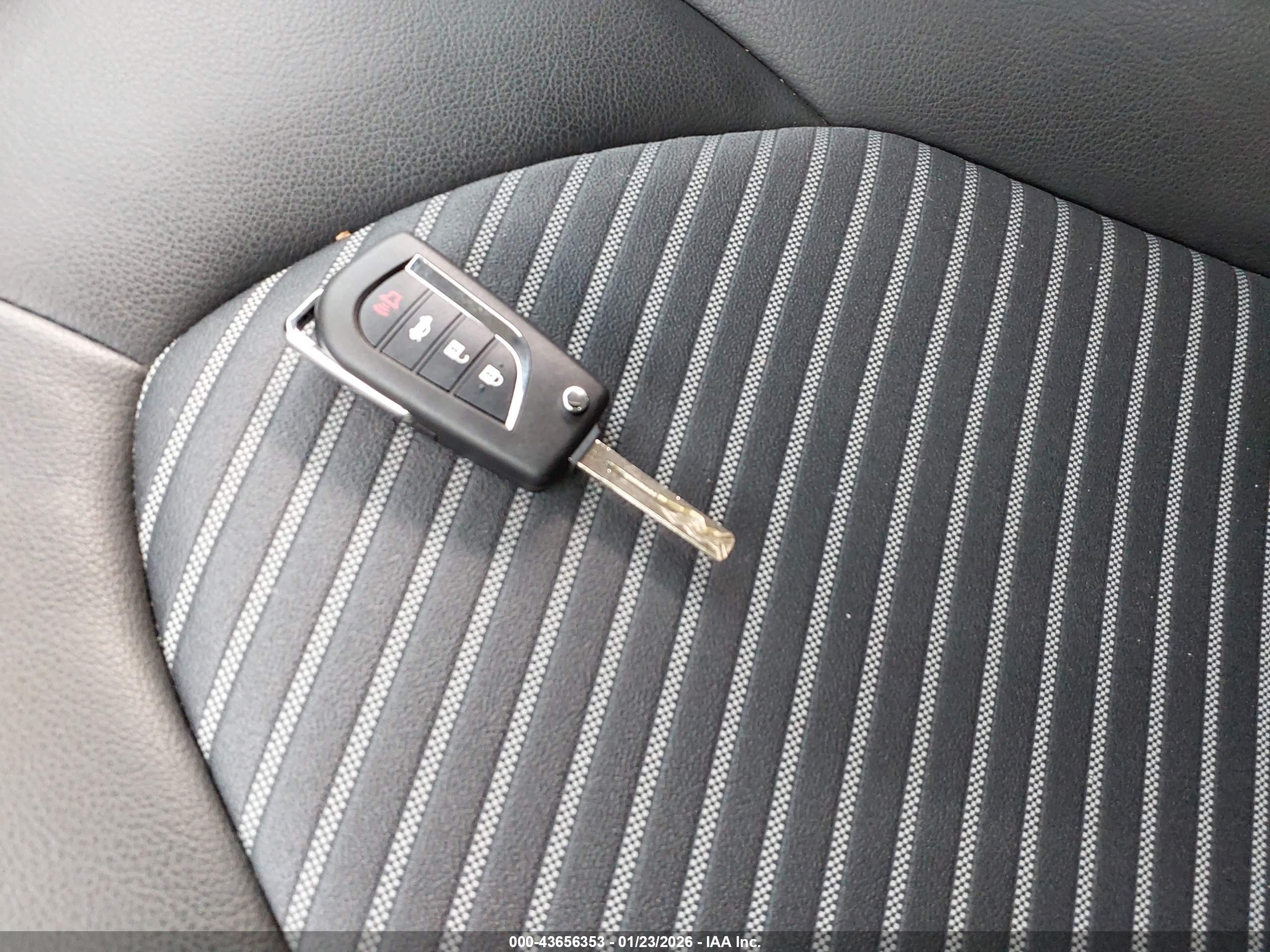 TOYOTA CAMRY image 11