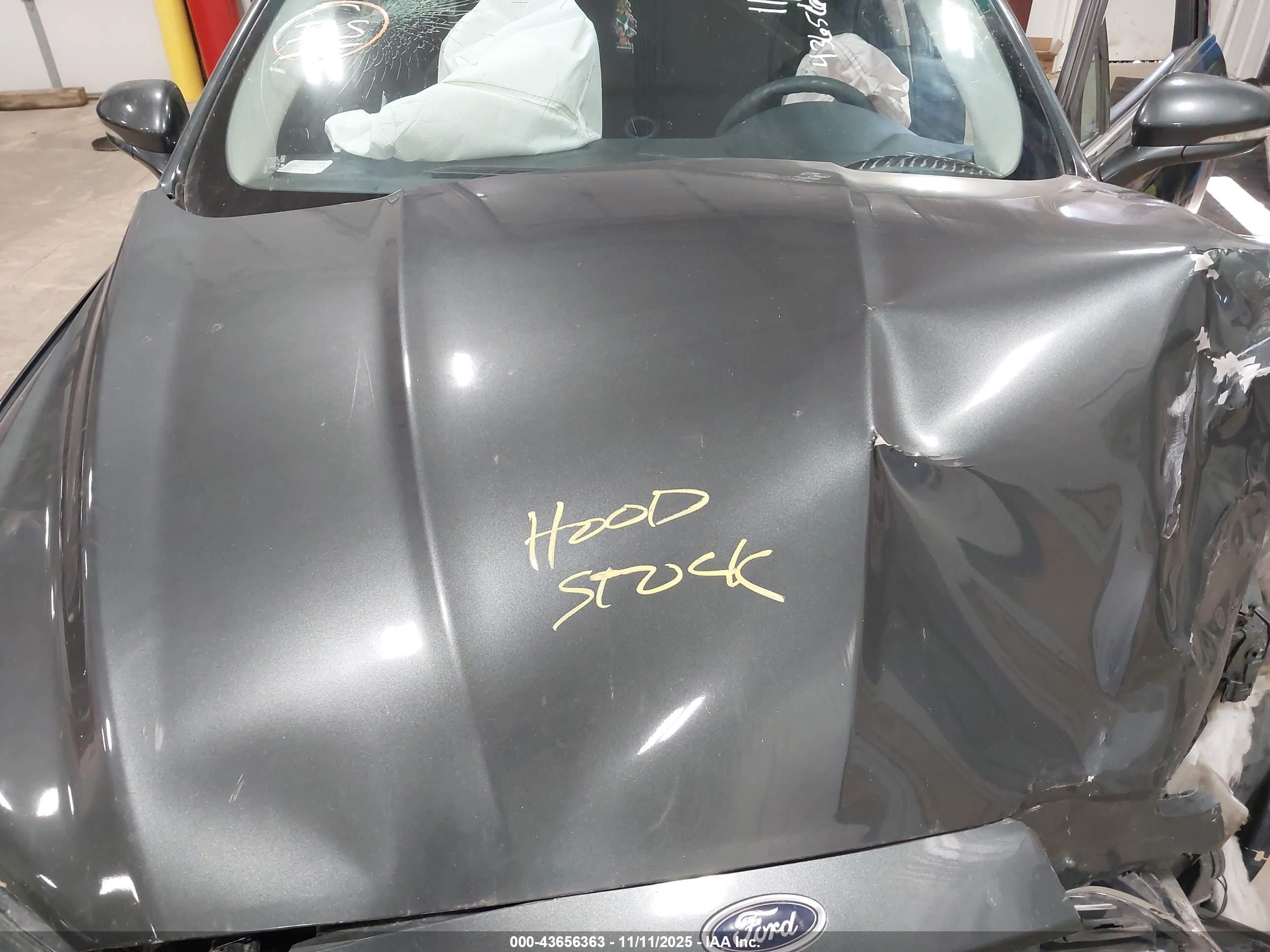 FORD FUSION image 10