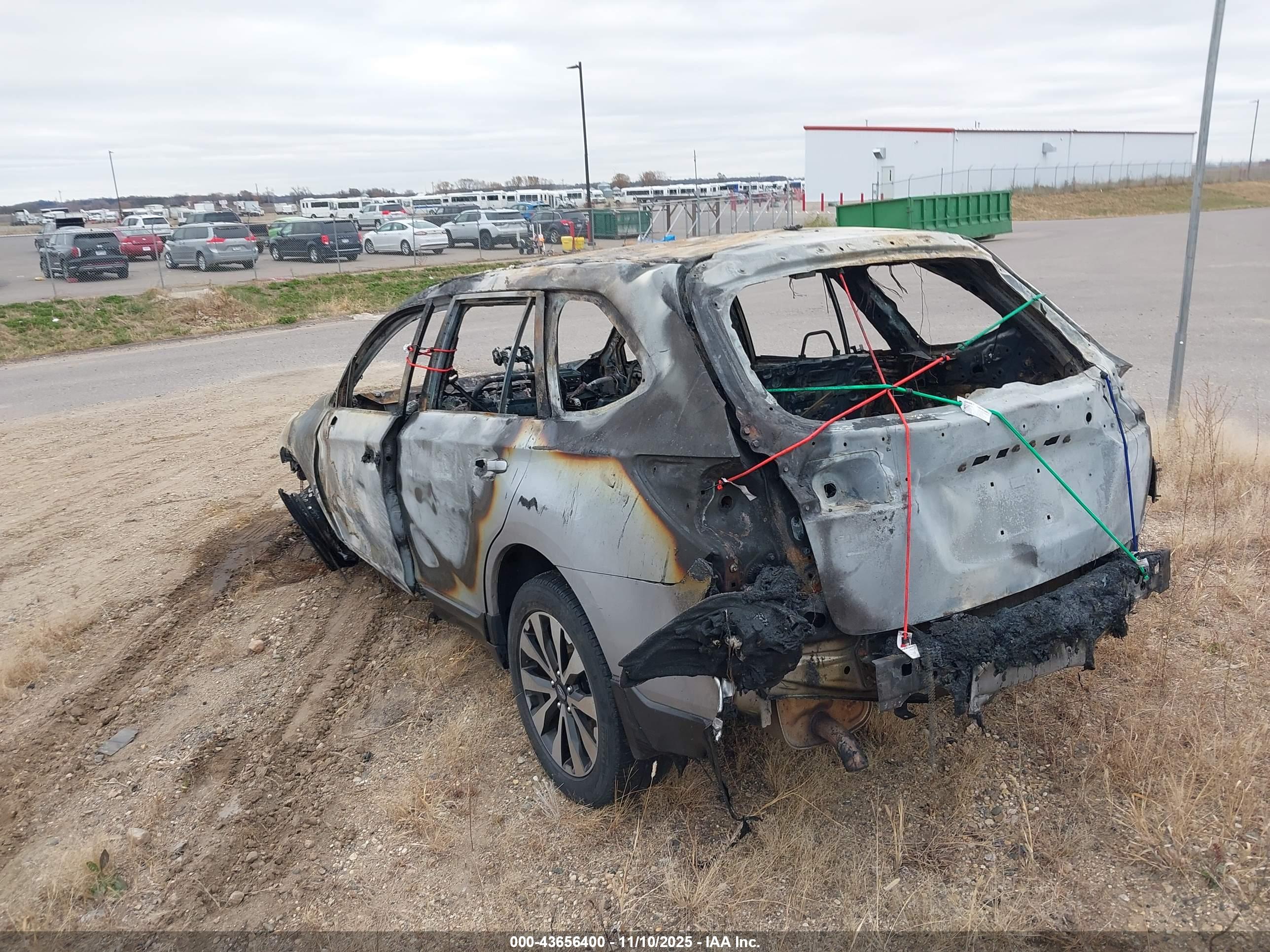SUBARU OUTBACK image 3