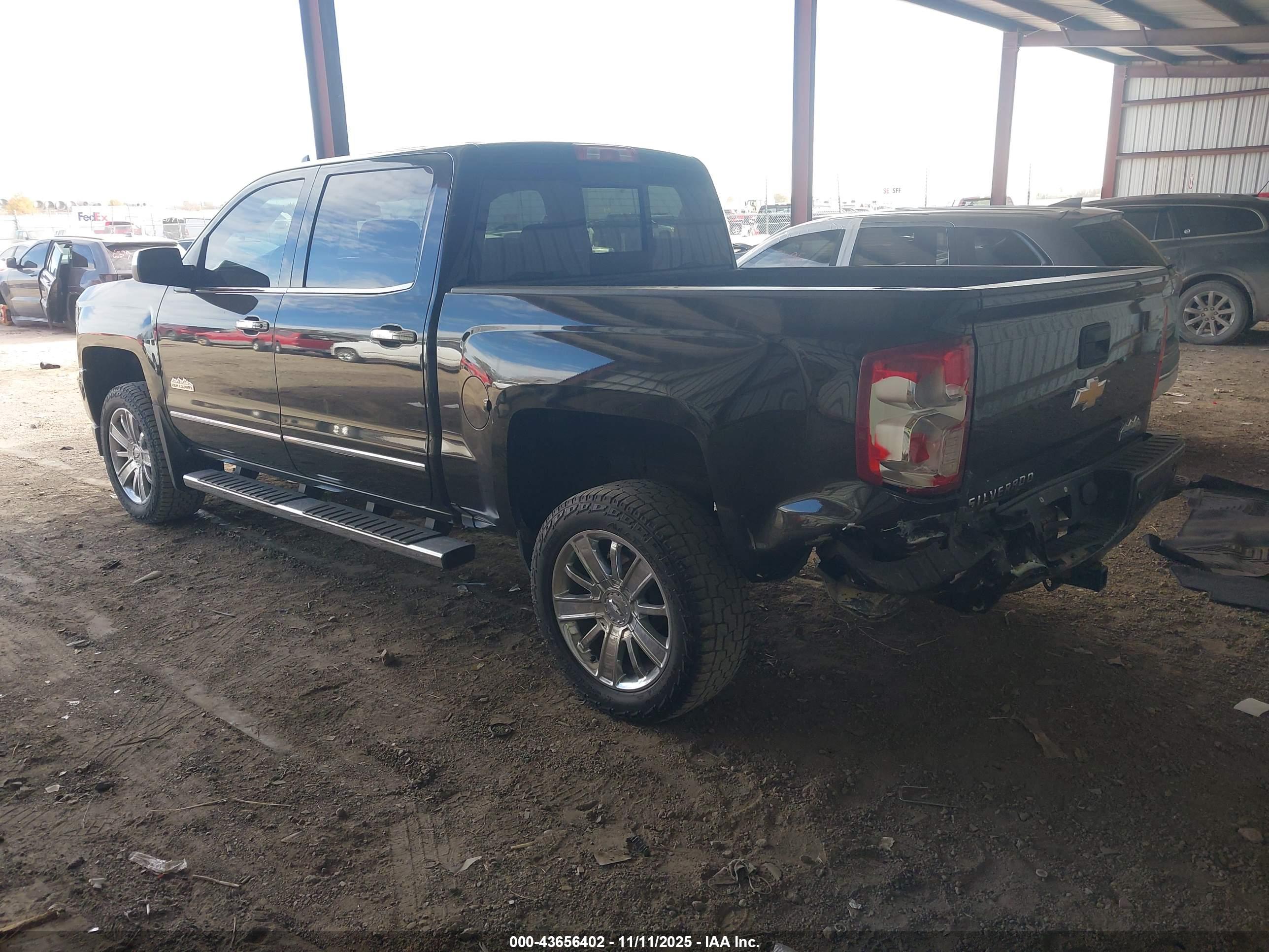 CHEVROLET SILVERADO image 3