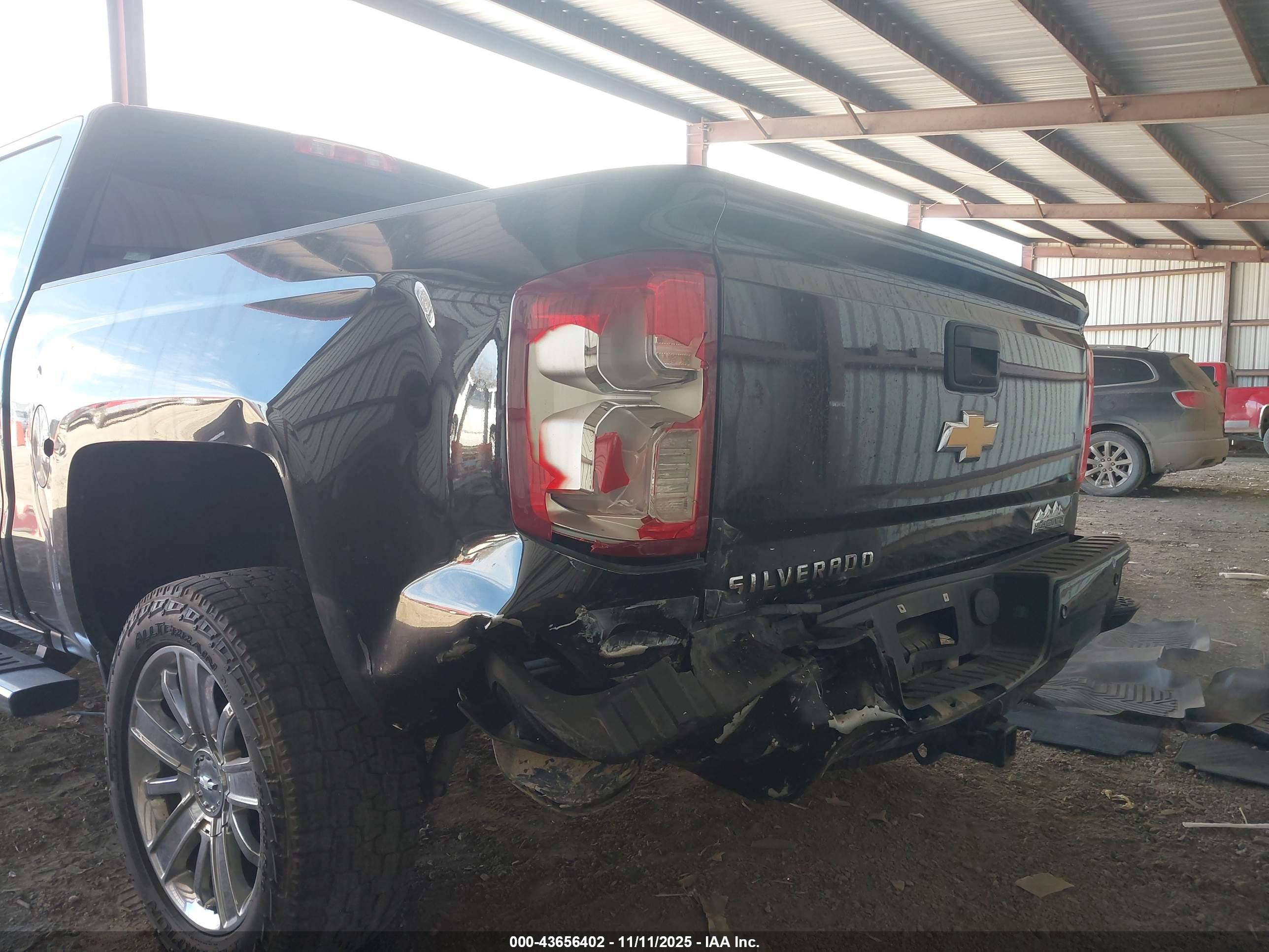 CHEVROLET SILVERADO image 6