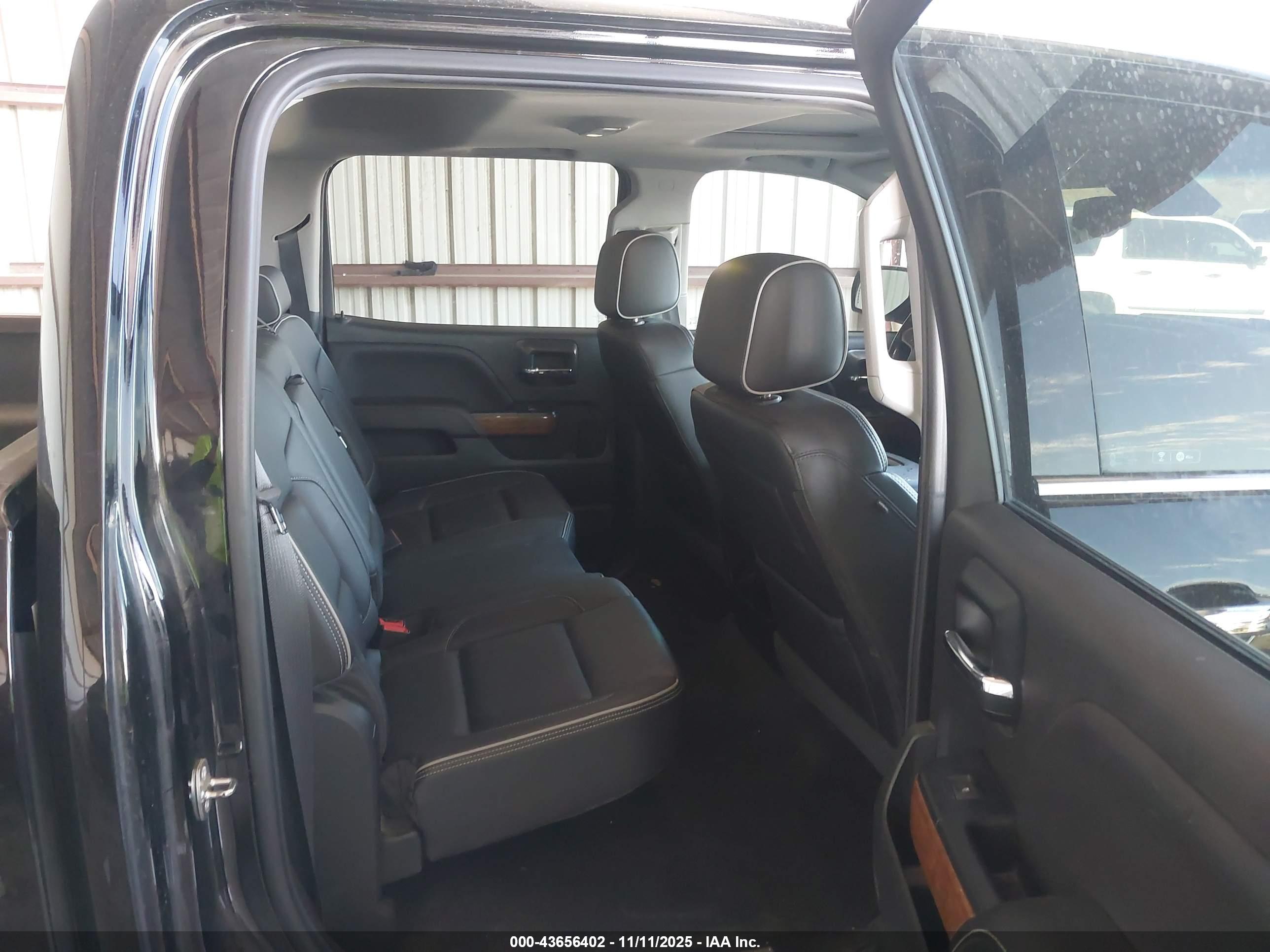 CHEVROLET SILVERADO image 8