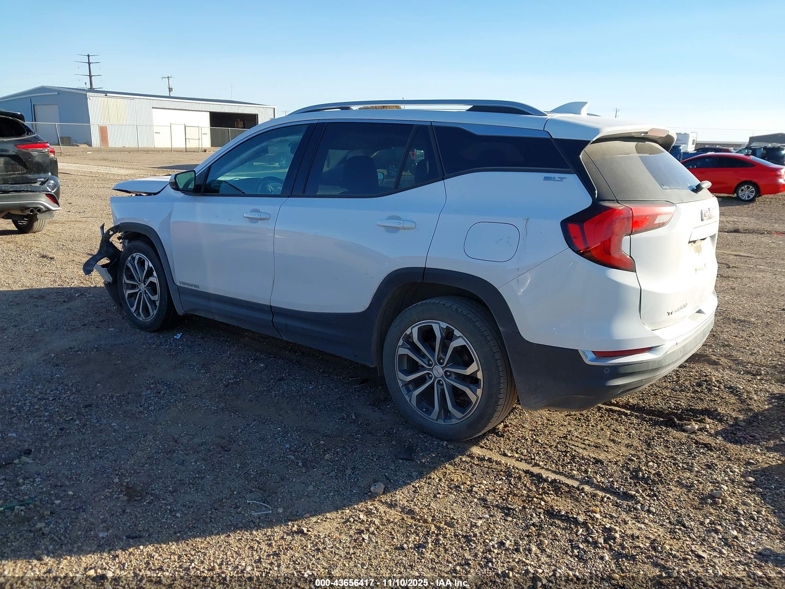GMC TERRAIN image 3