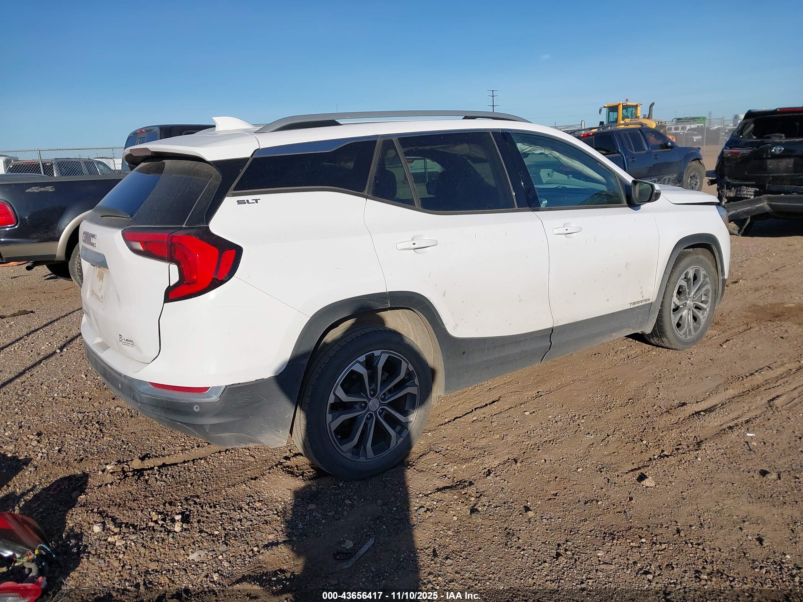 GMC TERRAIN image 4