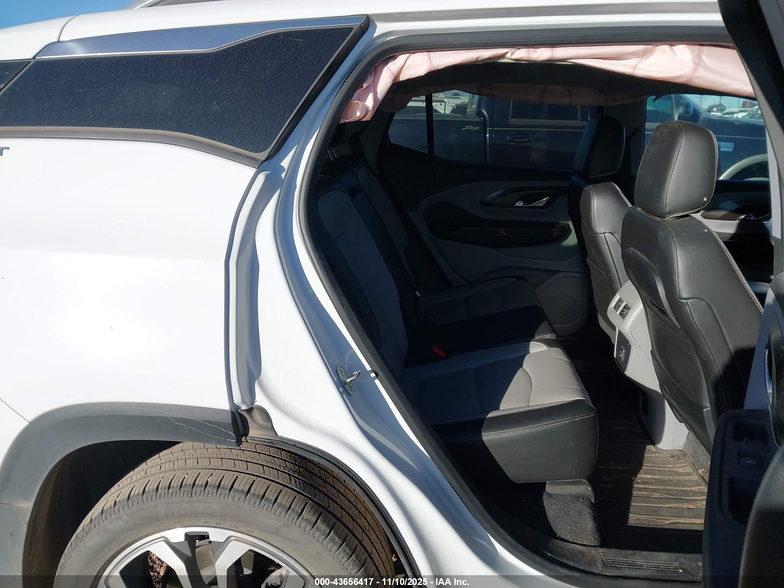 GMC TERRAIN image 8