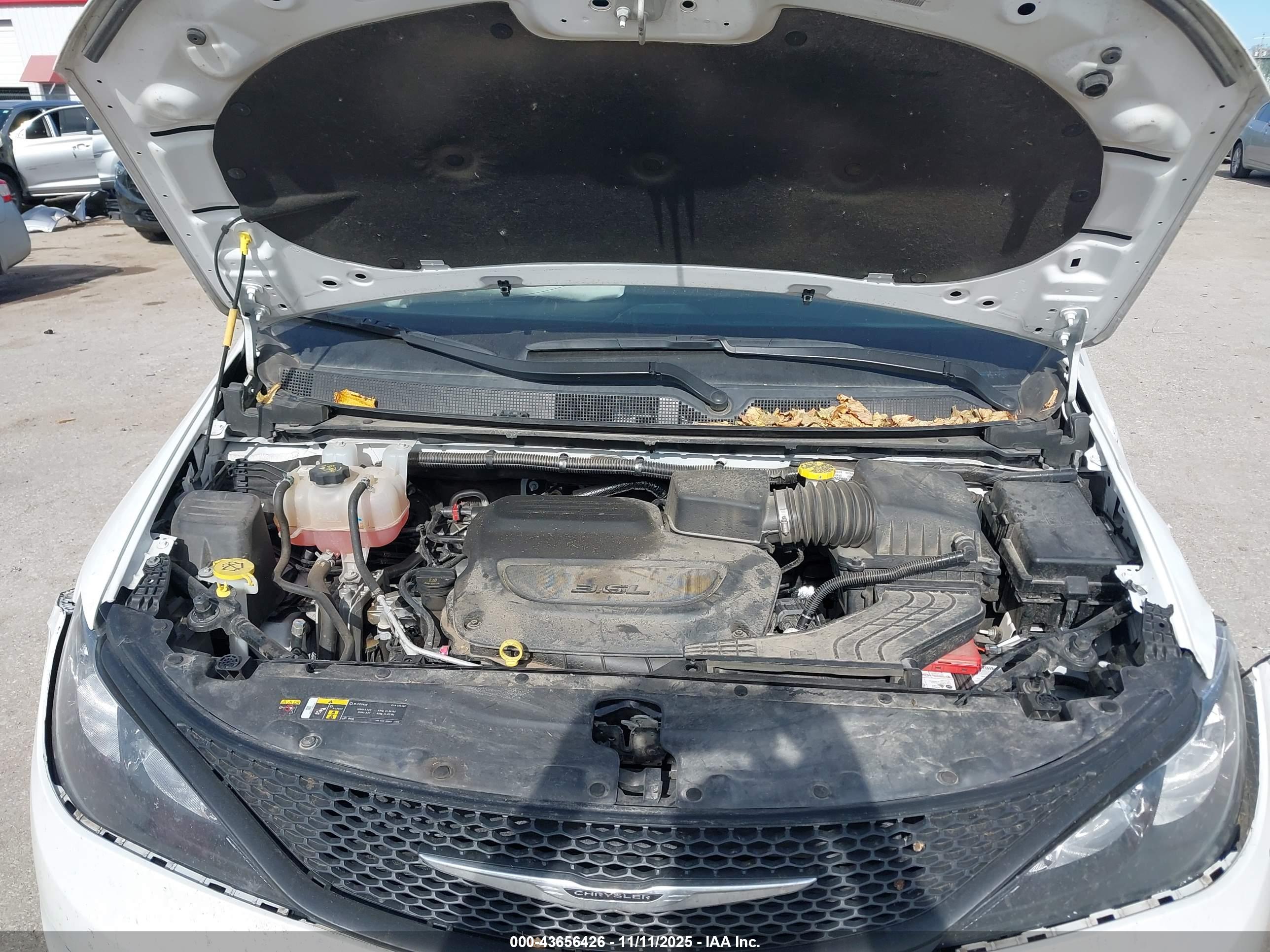 CHRYSLER VOYAGER image 10
