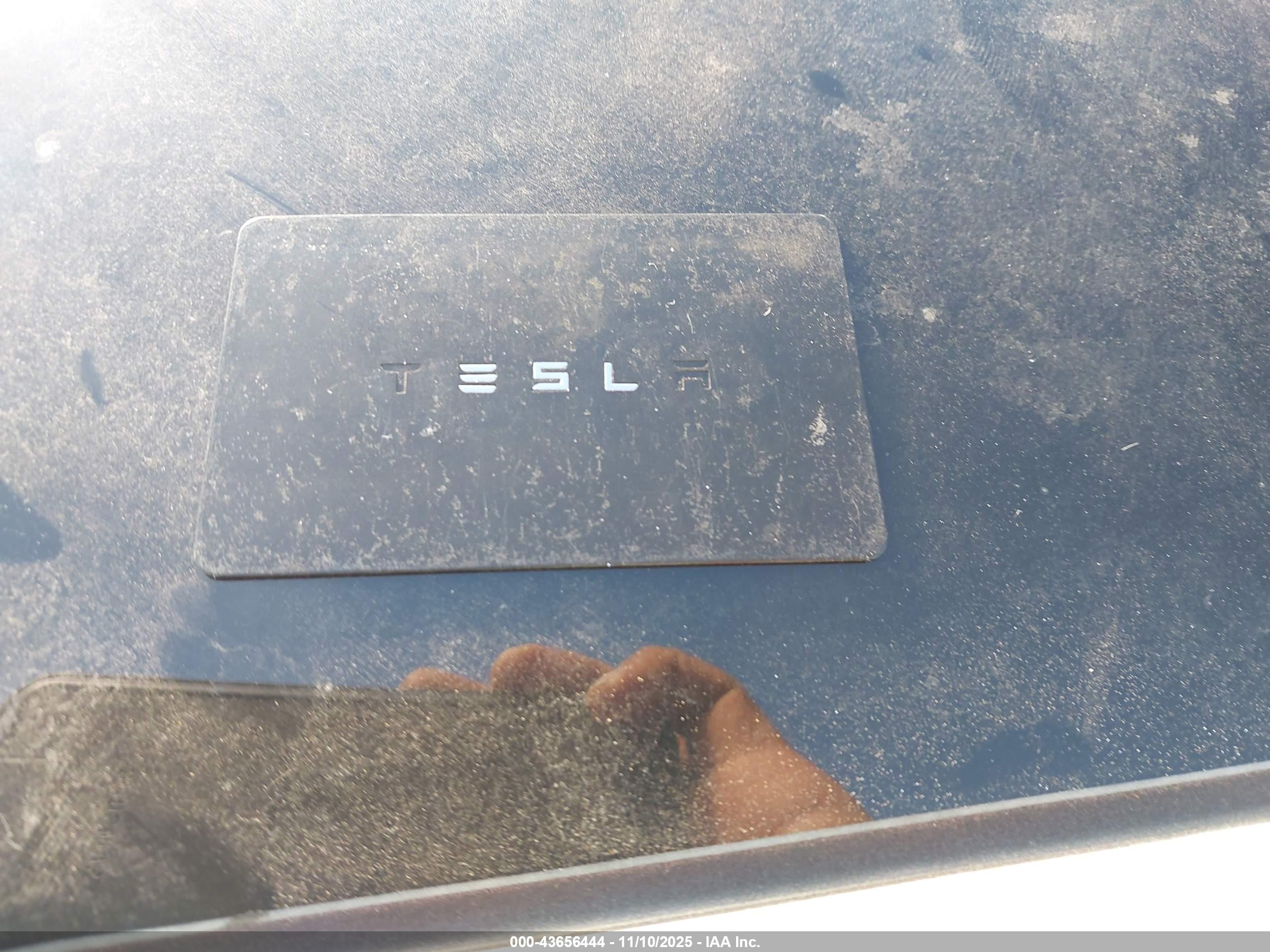 TESLA MODEL image 11