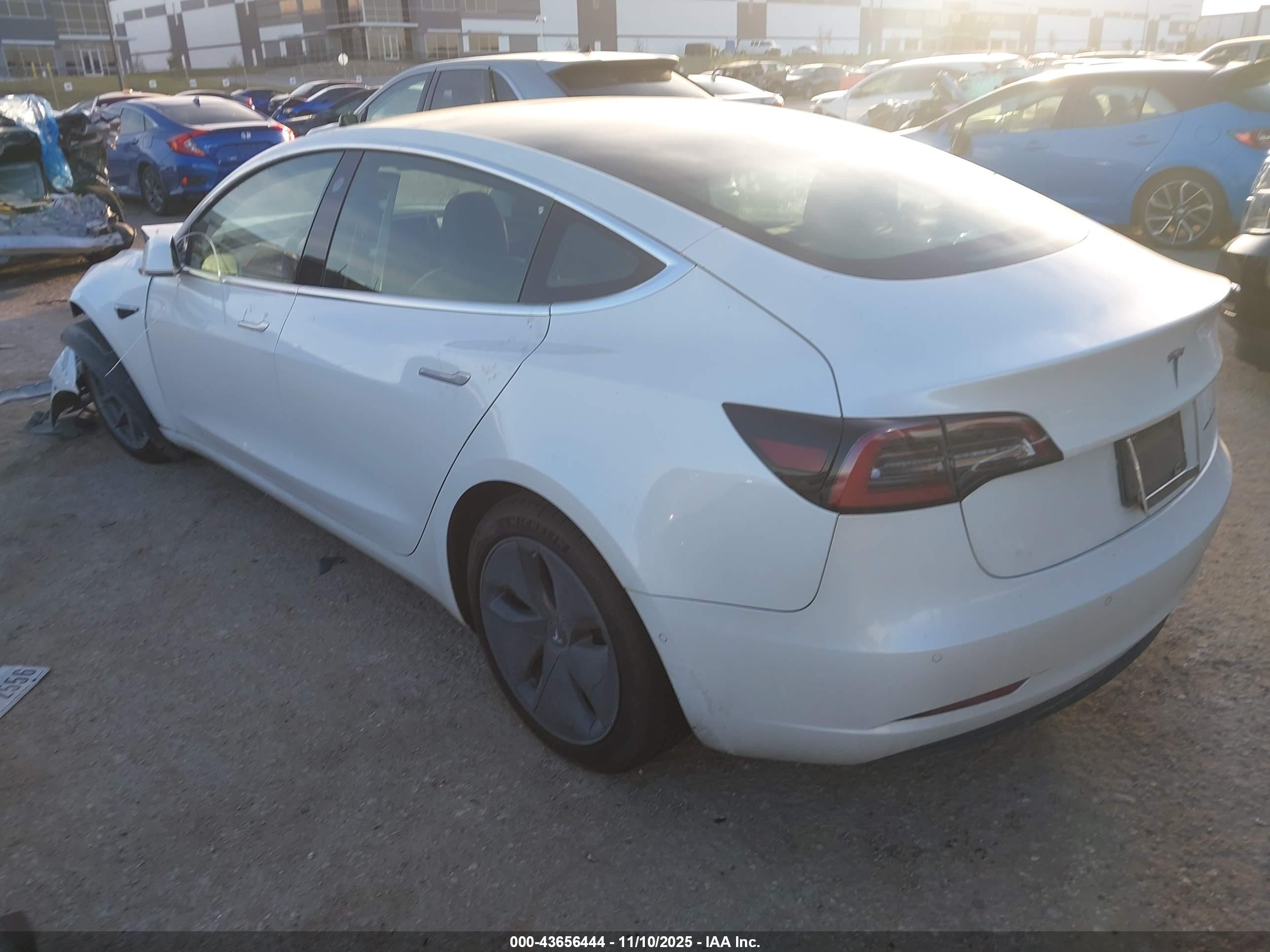 TESLA MODEL image 3