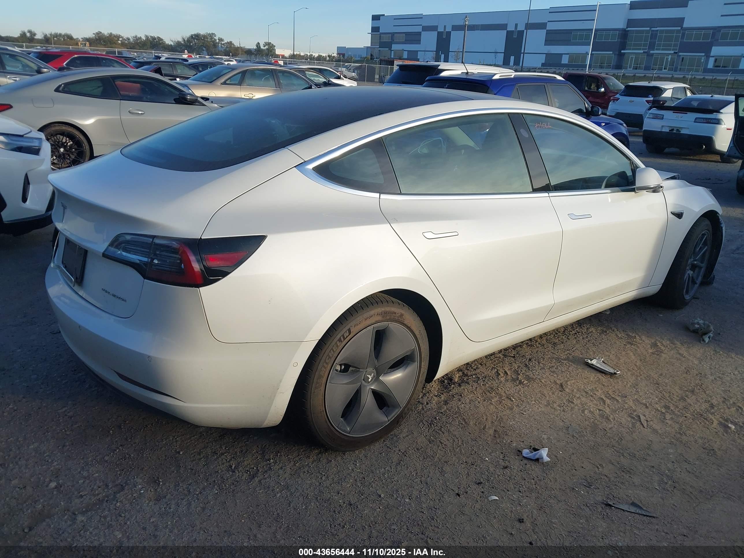 TESLA MODEL image 4