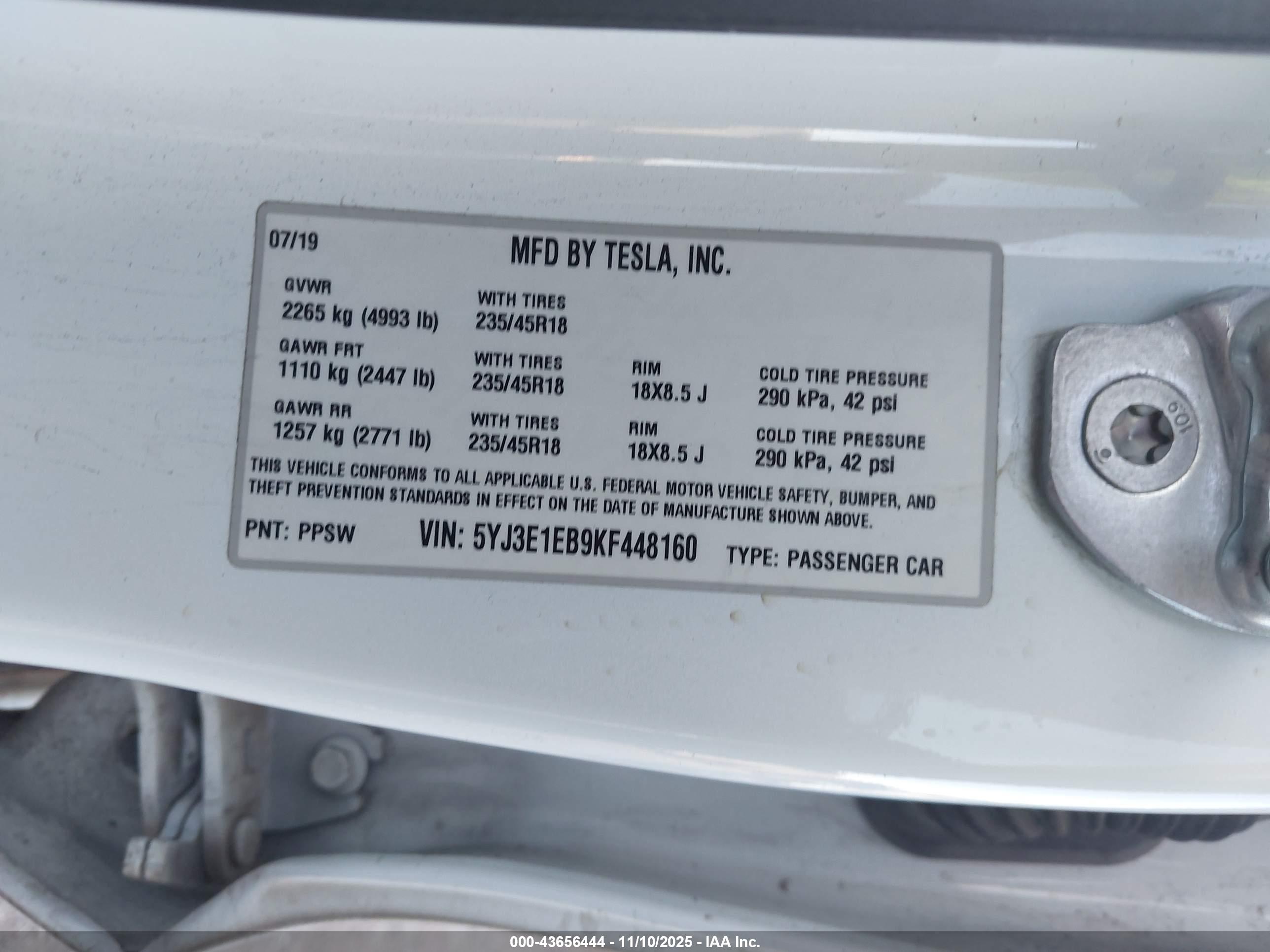 TESLA MODEL image 9