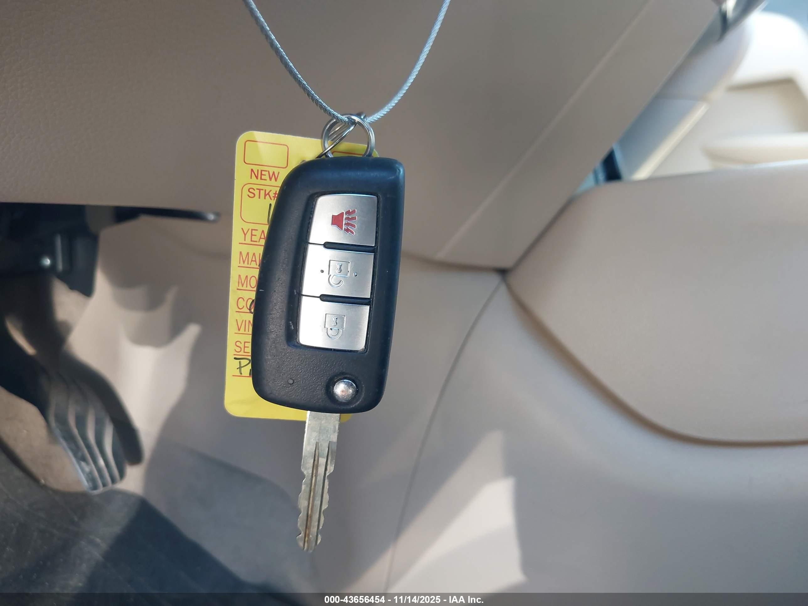 NISSAN ROGUE image 11