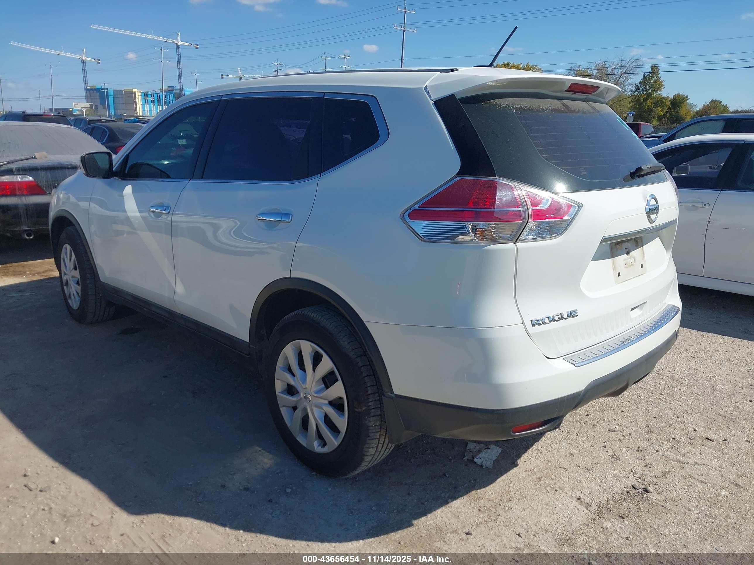 NISSAN ROGUE image 3