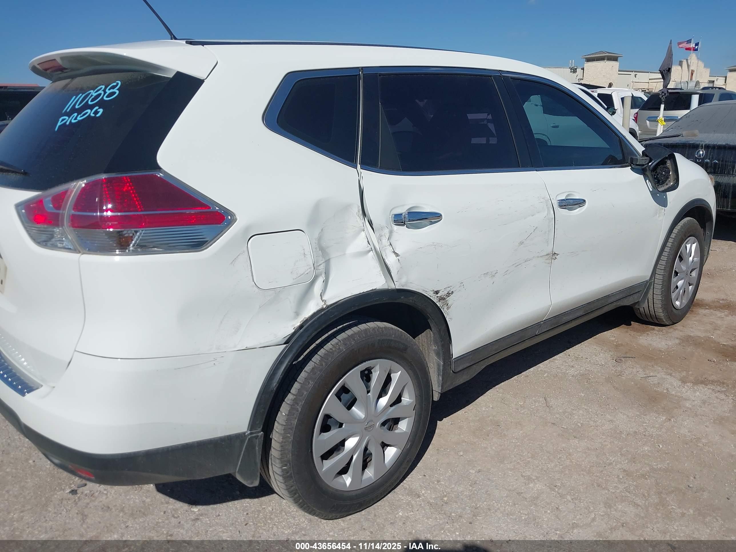 NISSAN ROGUE image 6