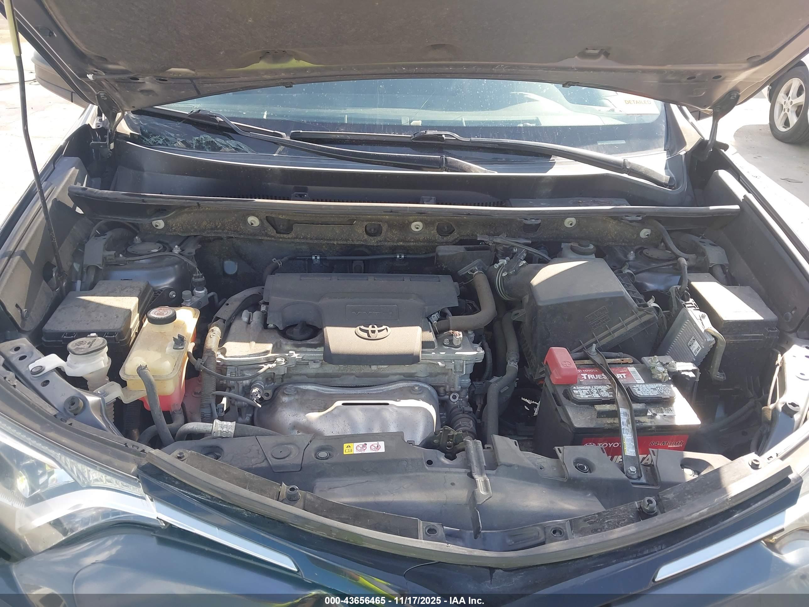 TOYOTA RAV4 image 10