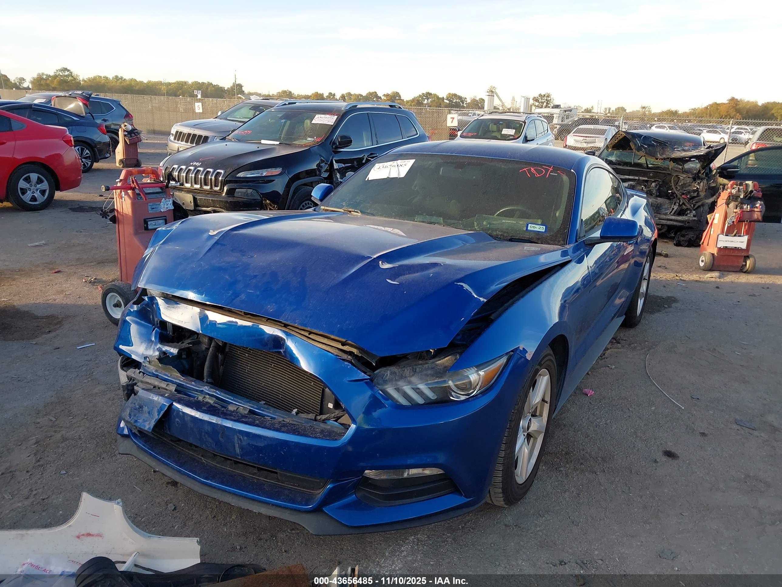 FORD MUSTANG image 2
