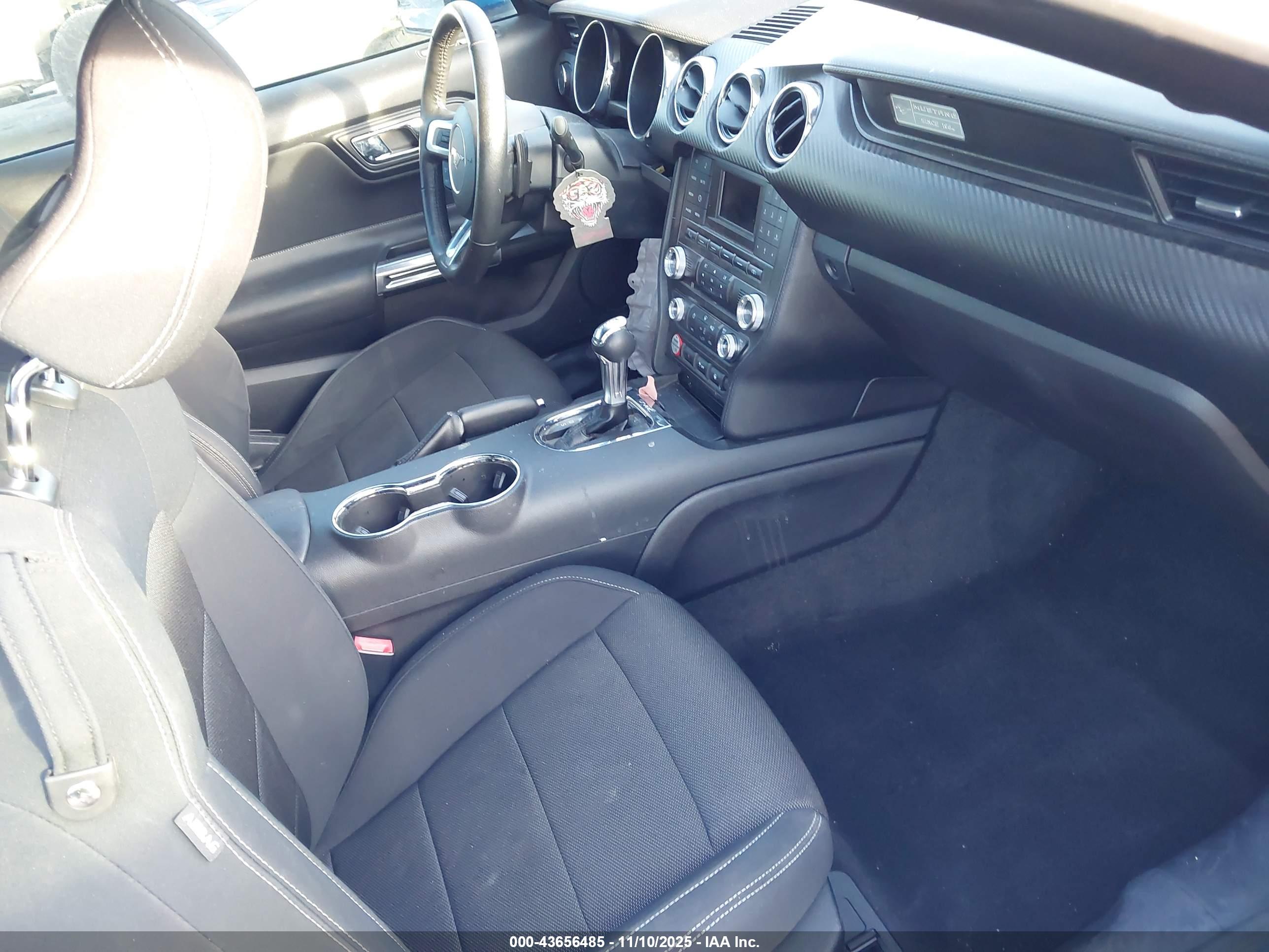 FORD MUSTANG image 5