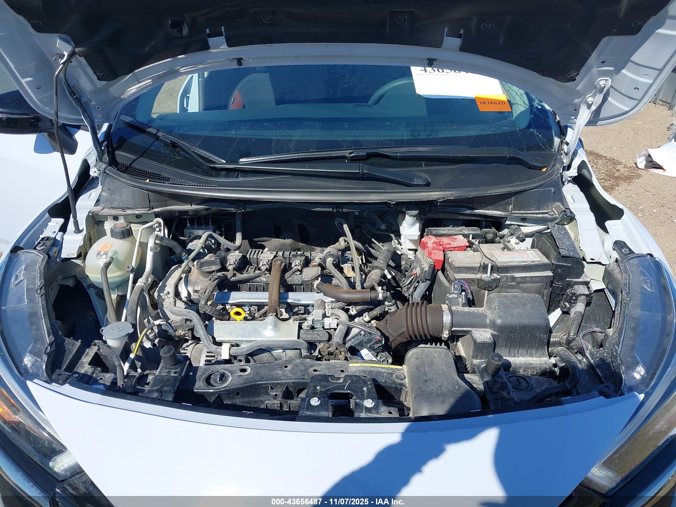 NISSAN VERSA image 10