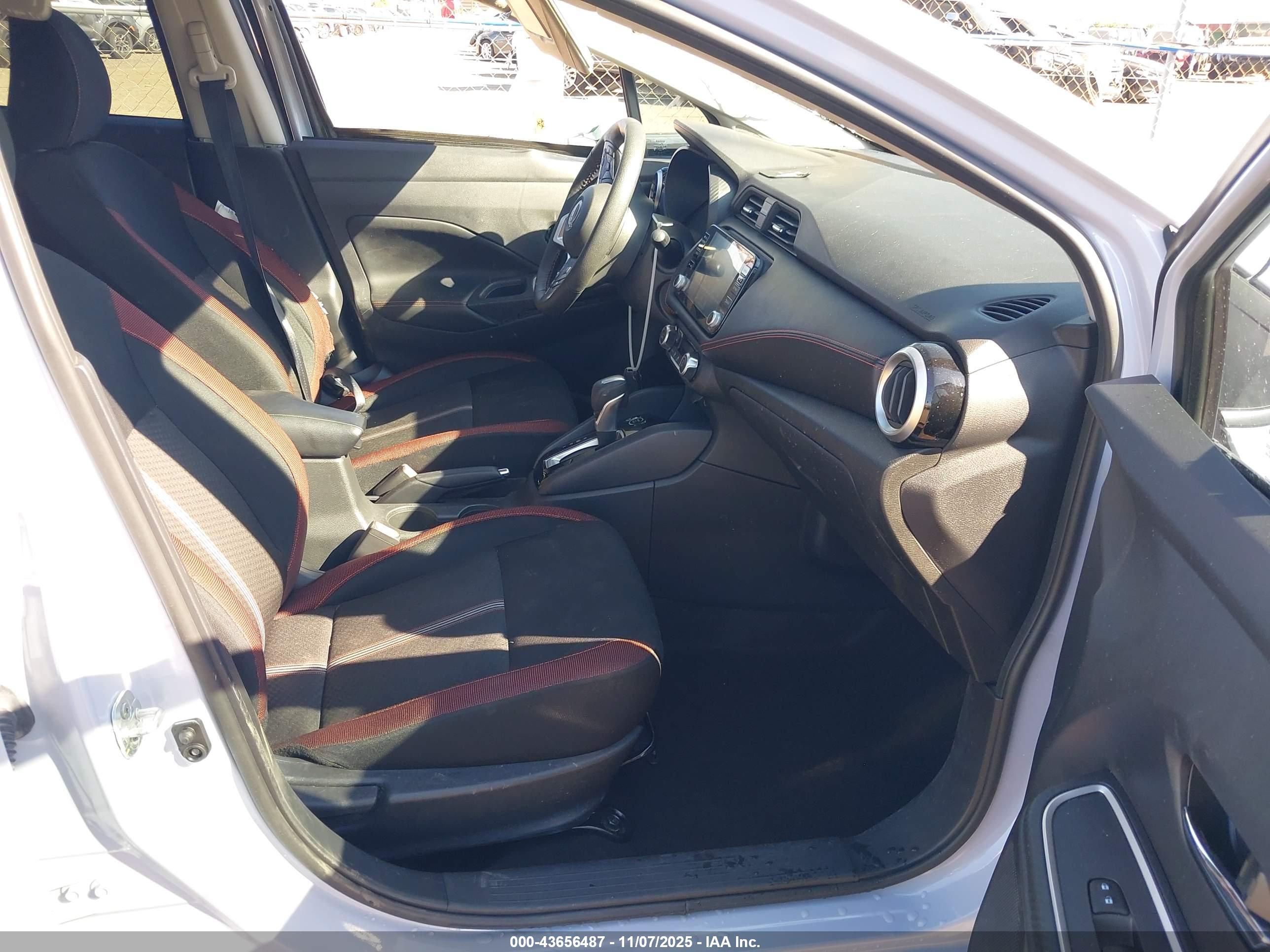 NISSAN VERSA image 5