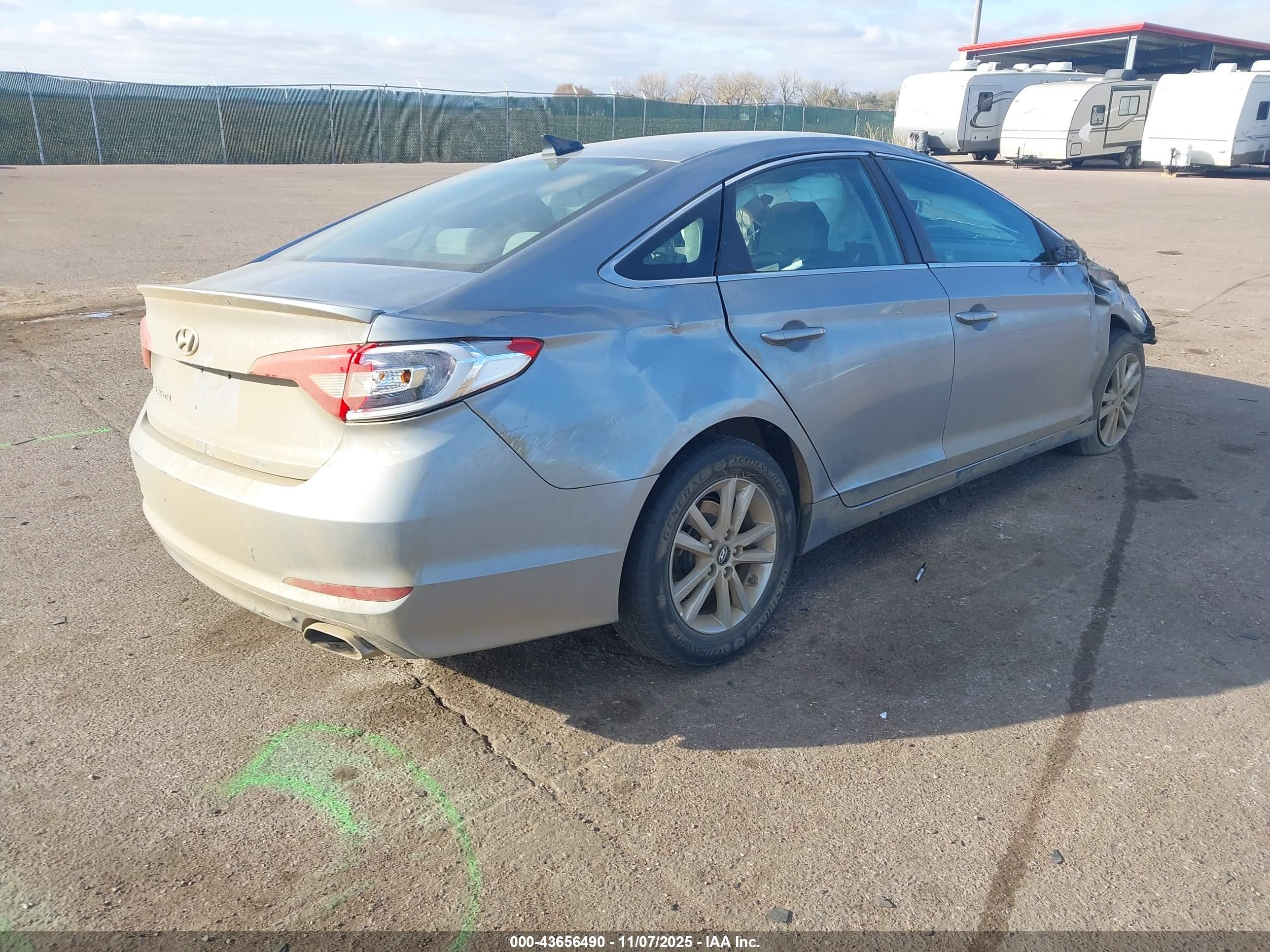 HYUNDAI SONATA image 4