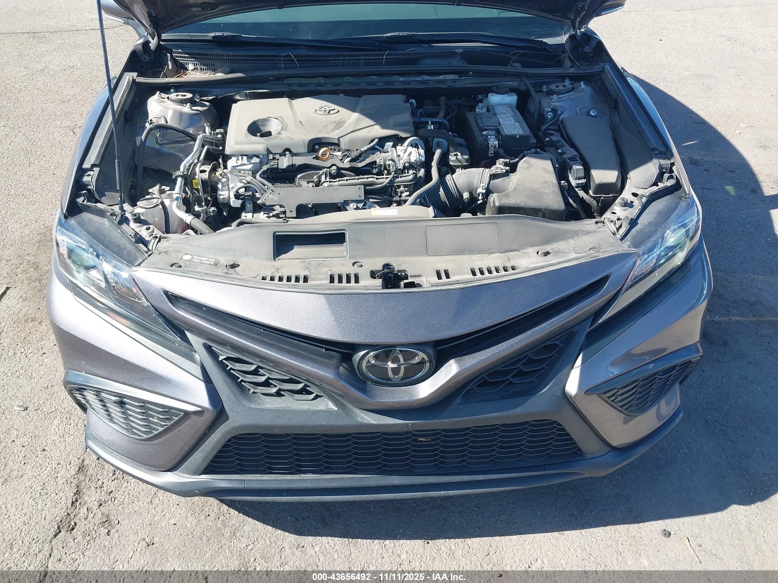 TOYOTA CAMRY image 10